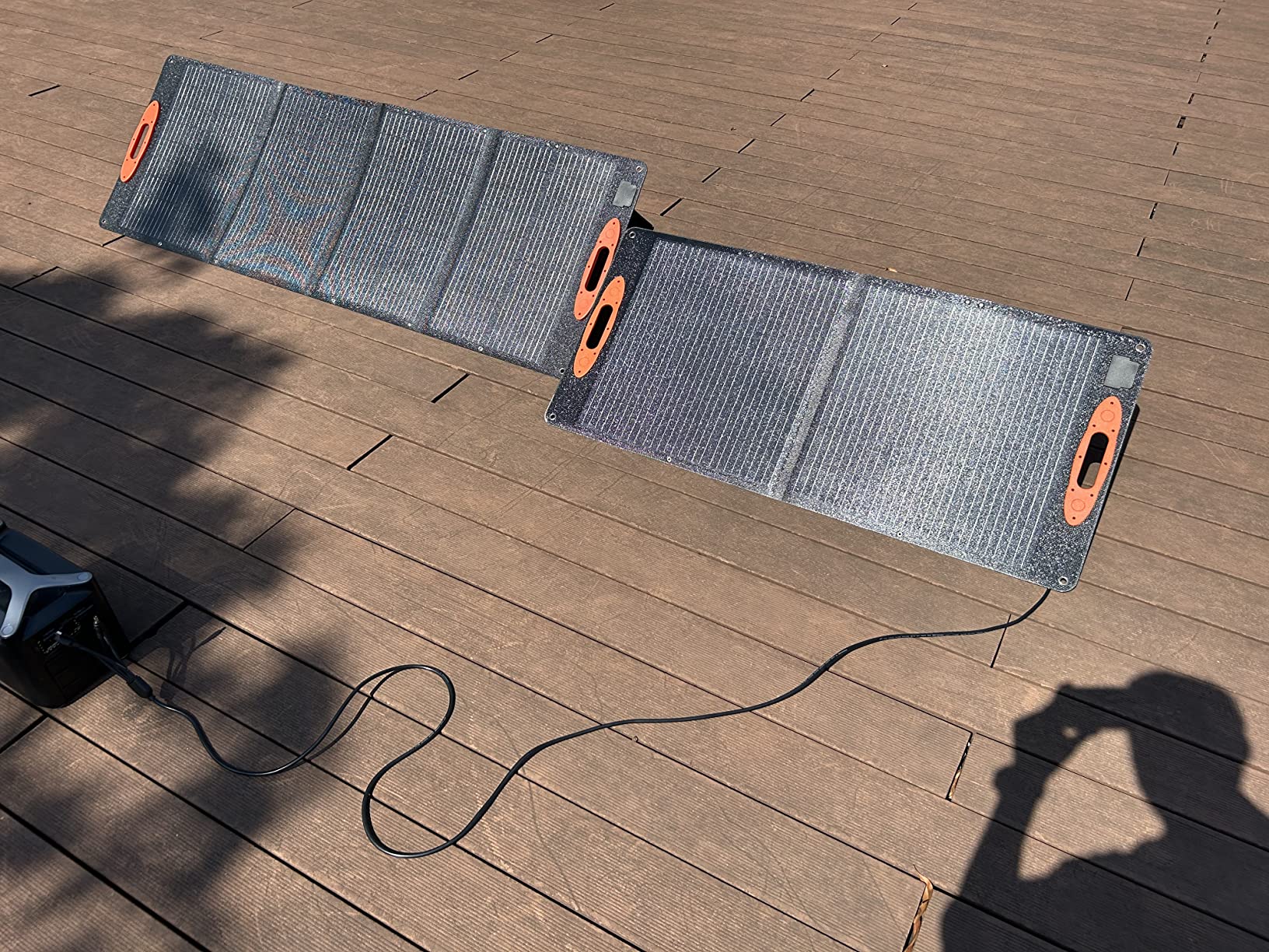 110W Portable Solar Panel for Jackery/EF/Bluetti/Anker/Goal Zero Power Station, IP68 Waterproof, 24% Efficiency, MC4 Output, ETFE Foldable Solar Charger with Adjustable Kickstand for Camping Outdoor customer photo 2