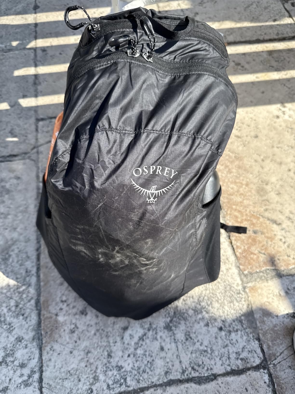 Osprey Ultralight Collapsible Stuff Pack - Lightweight, Packable Travel Backpack - Extra Bag For Travel and Every Day - 18 L Capacity Daypack to Expand Luggage, Black customer photo 2