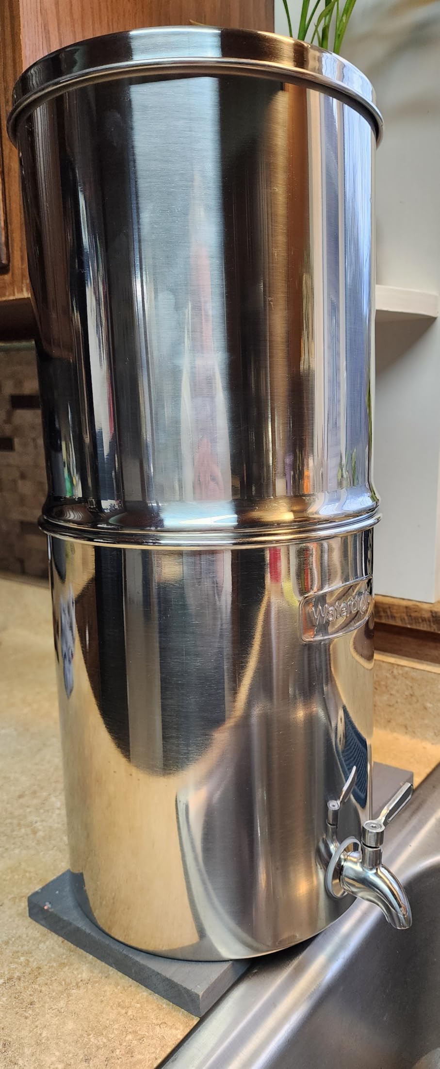 Waterdrop Gravity-fed Water Filter System, Reduces Lead and up to 99% of Chlorine, NSF/ANSI 42&372 Standard, with 2 Black Carbon Filters and Metal Spigot, King Tank Series, WD-TK-A customer photo 2