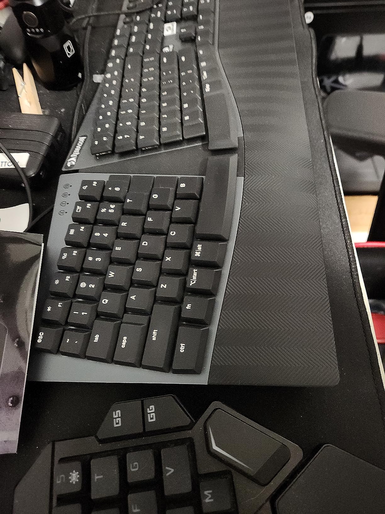 Perixx PERIBOARD-535RD Wired Ergonomic Mechanical Split Keyboard - Low-Profile Red Linear Switches - Programmable Feature with Macro Keys - Compatible with Windows and Mac OS X - US English, Black customer photo 2