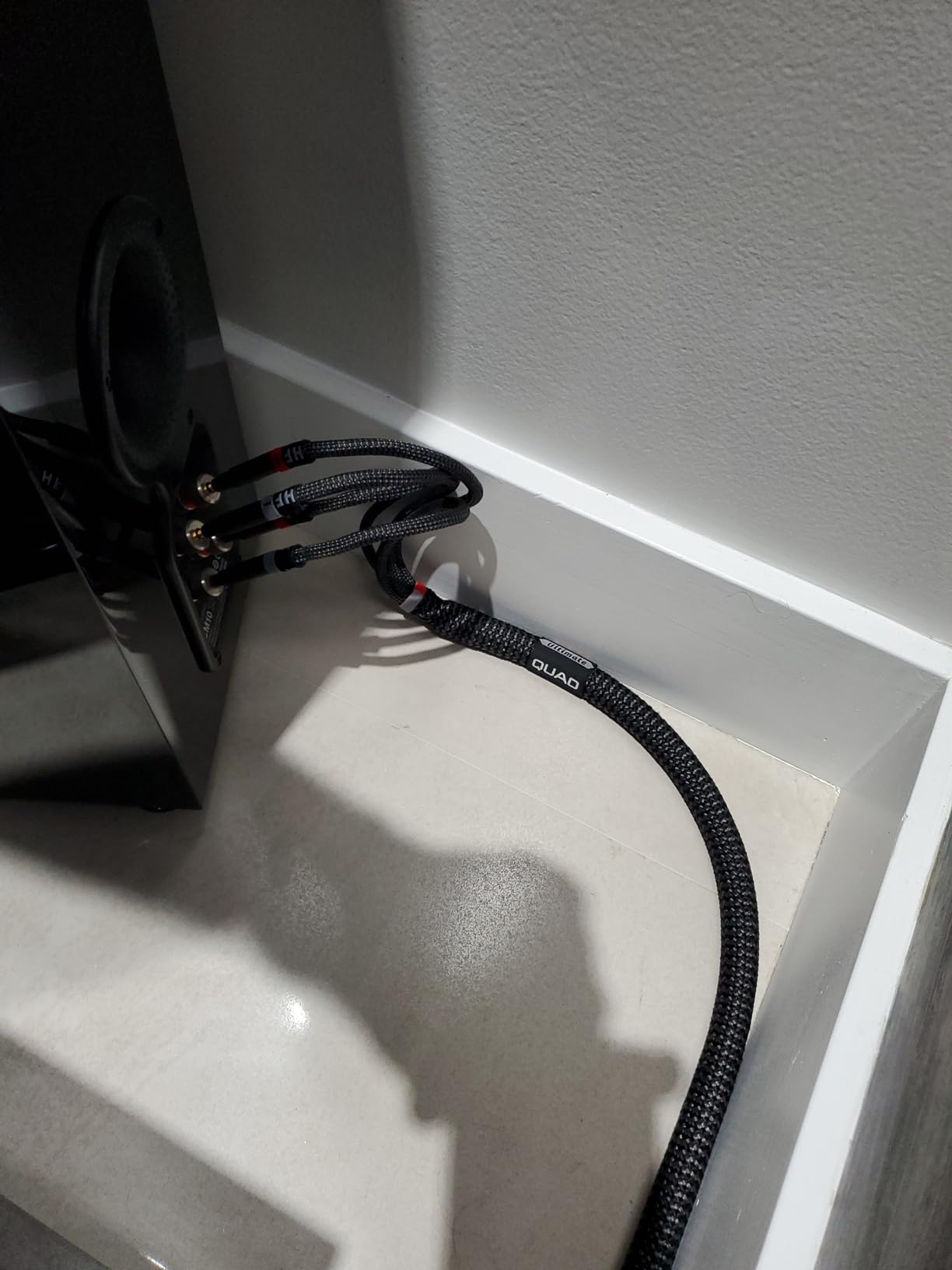 WORLDS BEST CABLES 10 Foot Ultimate - 7 AWG - Ultra-Pure OFC - Extra Premium Audiophile HiFi Bi-Wire Speaker Cable Pair with Eminence Gold Banana Plugs & Carbon Tweed Jacket customer photo 1