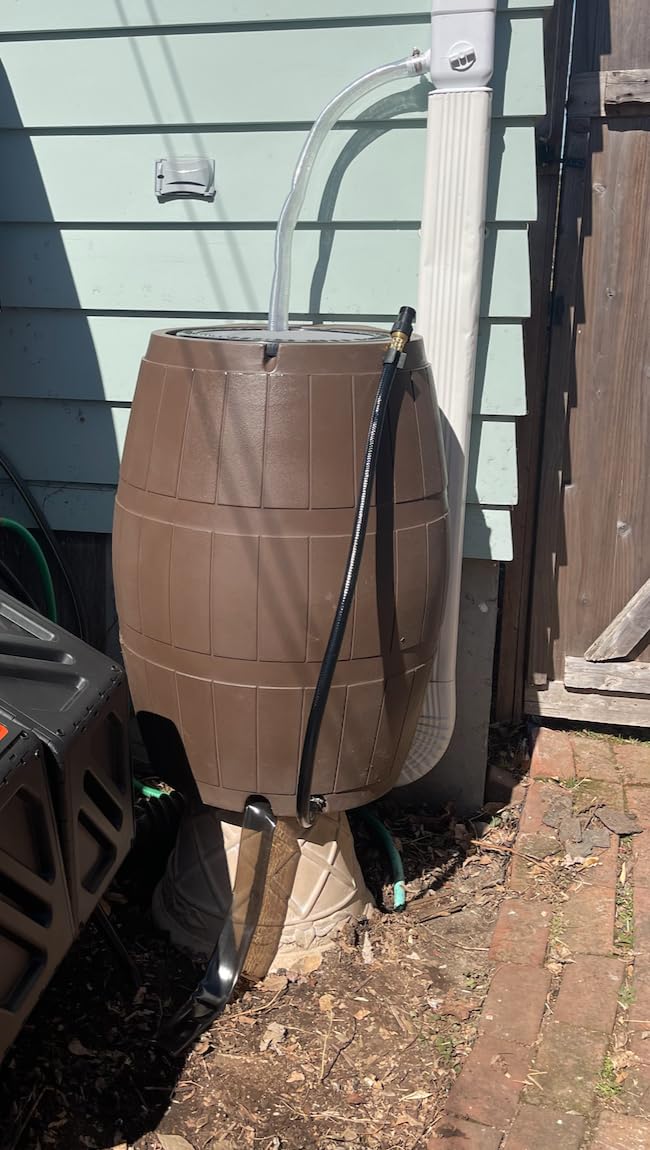 FCMP Outdoor Raincatcher 4000 Rain Barrel, Flat-Back Rainwater Catcher with Spigots, 50 Gallon, Green customer photo 1
