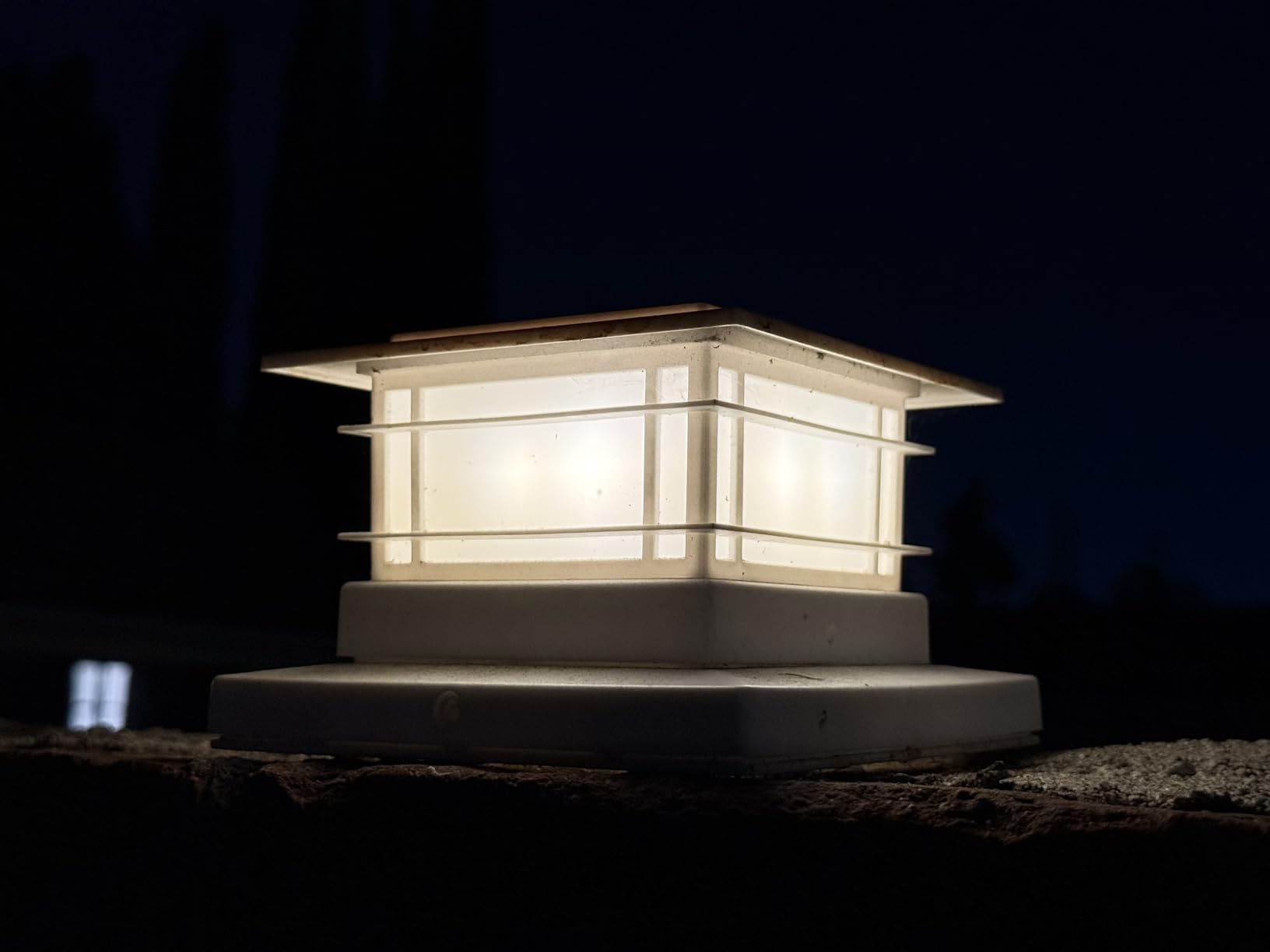 Dynaming 8 Pack Solar Post Cap Lights Outdoor with Flickering Flame Light, Fence Post Solar Lights Fit for 4x4 5x5 6x6 Vinyl/Wooden Posts, High Brightness SMD LED Lighting Decor for Garden Deck Patio customer photo 1