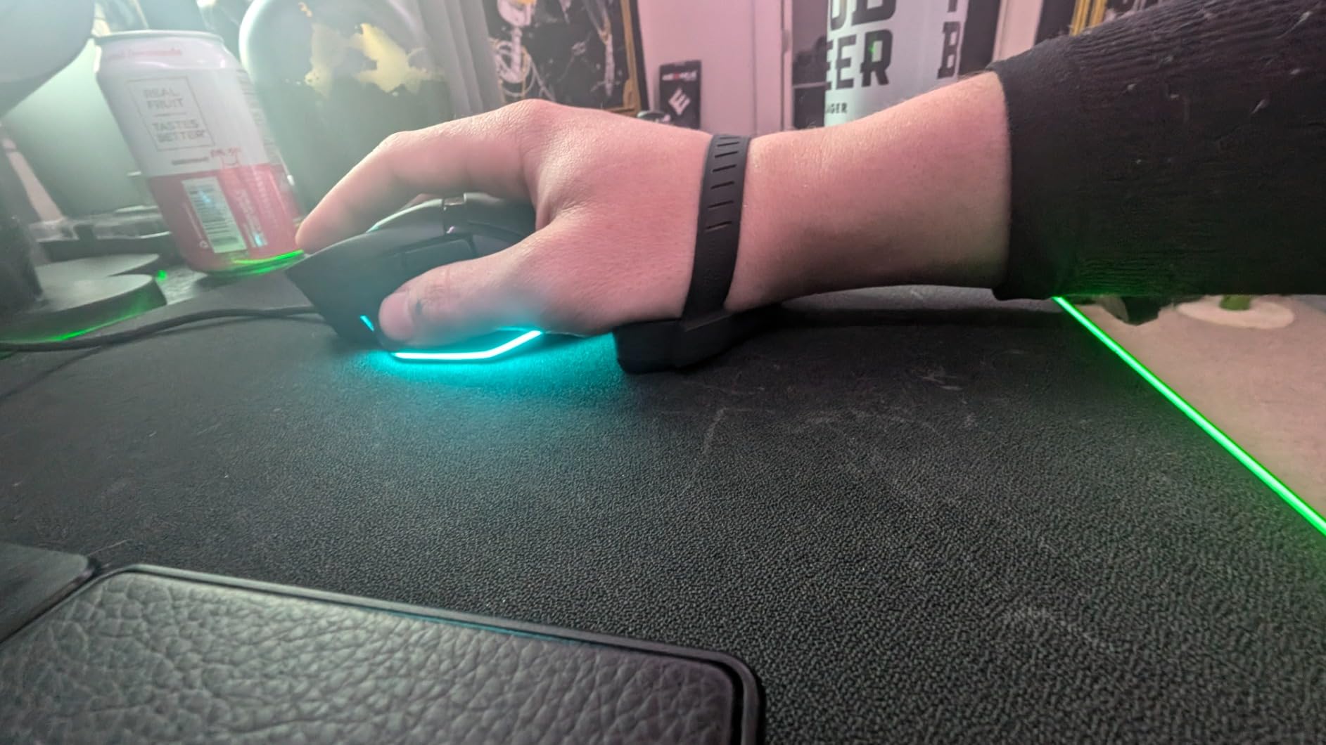 DELTAHUB Carpio G2.0 - Advanced Ergonomic Right-Handed Gaming Wrist Rest for Mouse - Superior Support for Serious Gamers - Anti-Fatigue, Smooth Glide (Large, Right, Black) customer photo 1