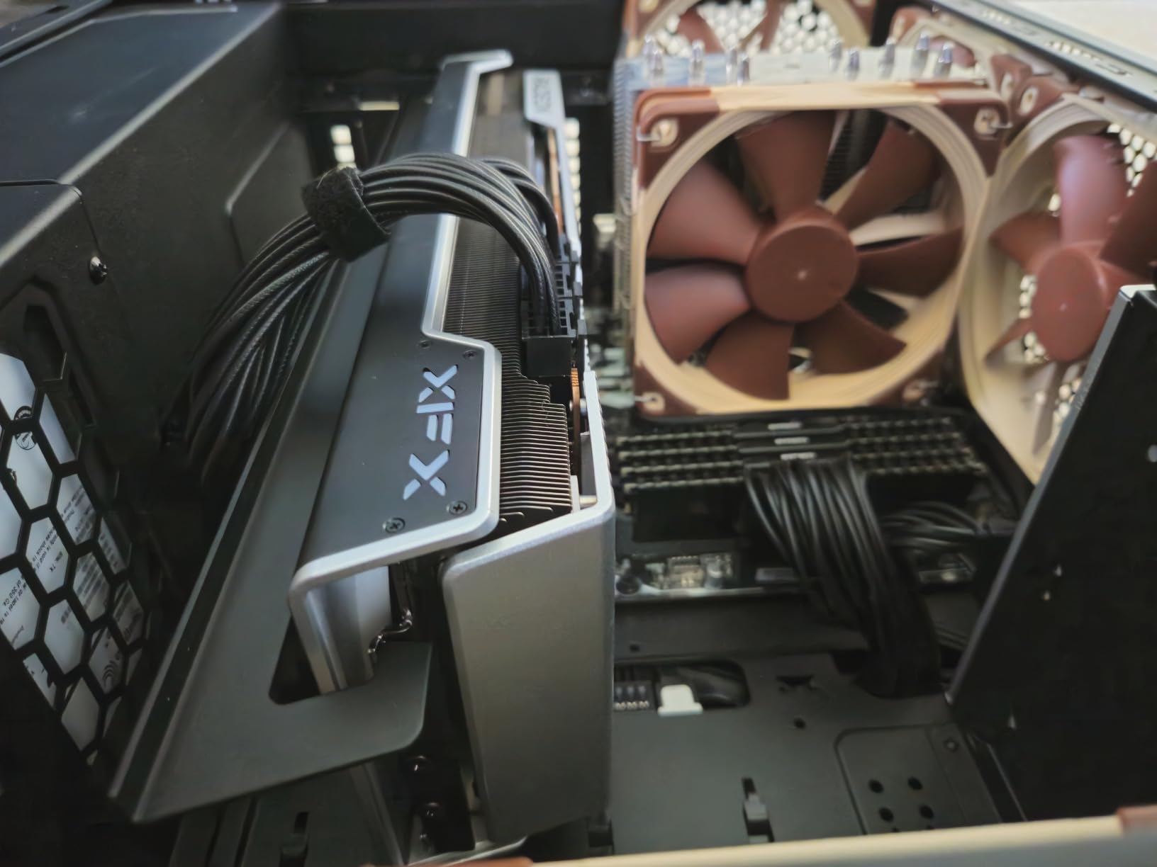 XFX Speedster MERC310 AMD Radeon RX 7900XTX Black Gaming Graphics Card with 24GB GDDR6, AMD RDNA 3 RX-79XMERCB9 customer photo 2
