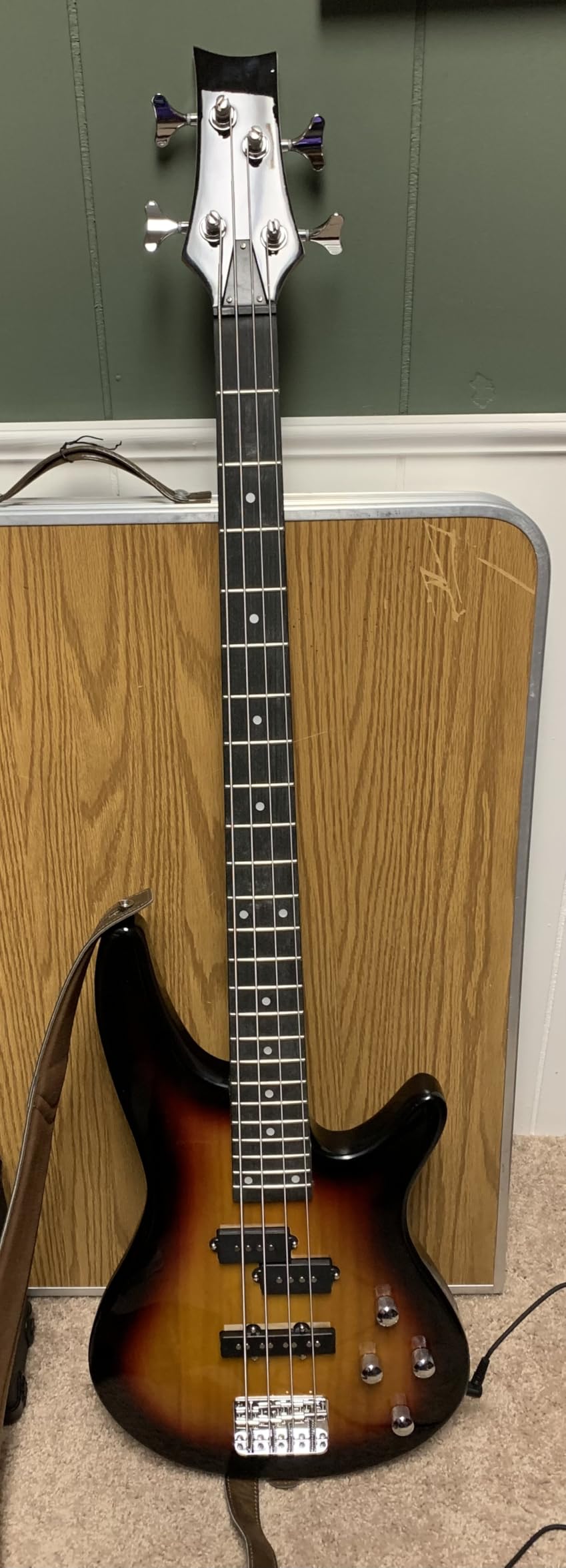 Ktaxon Electric Bass Guitar 5 String Bass Guitar with 20 Watt Amplifier, JB Type Pickup, Naturally air-dried Maple Neck, Rosewood Fretboard, Basswood Body(Black) customer photo 1