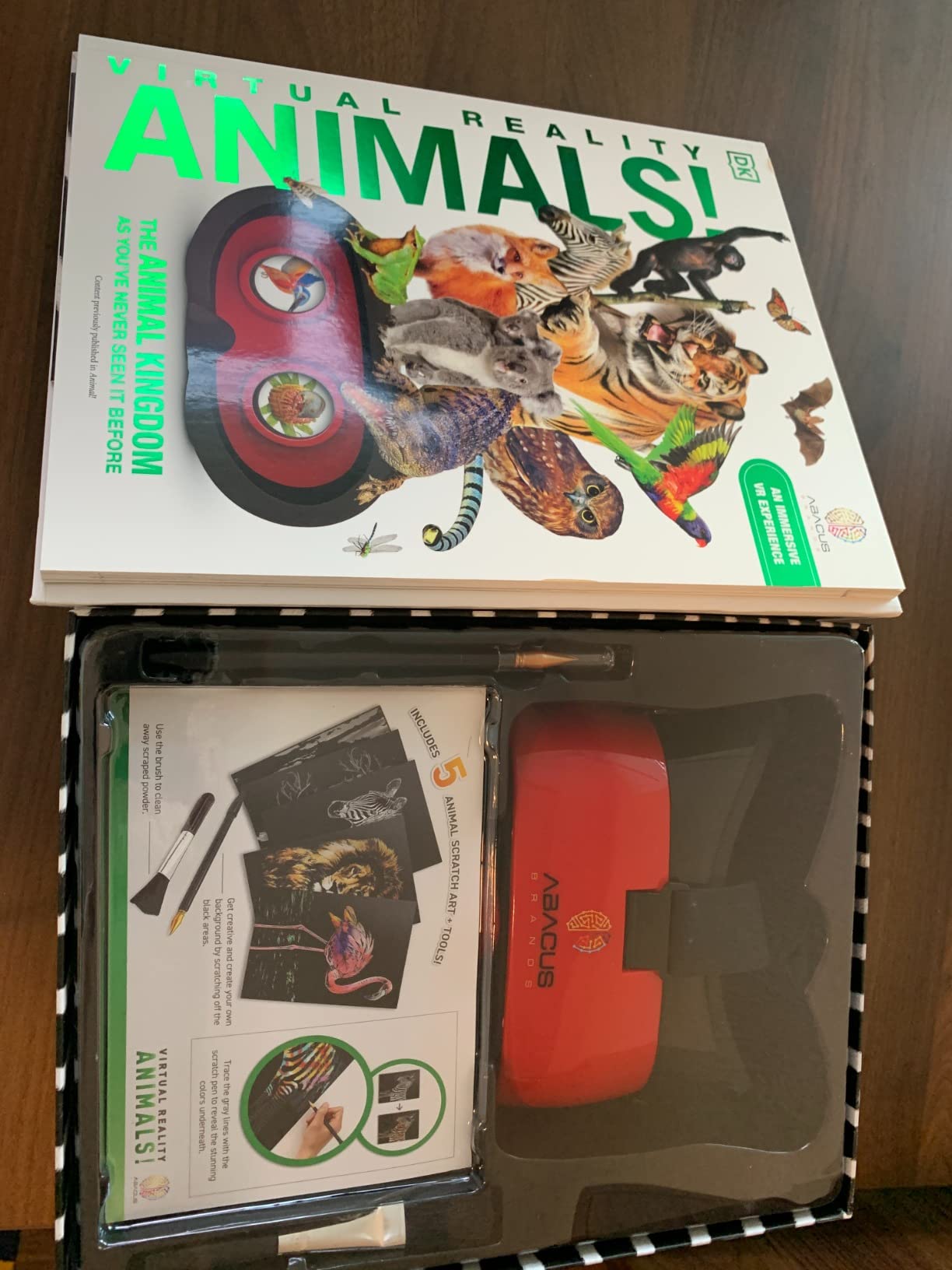 Abacus Brands Virtual Reality Animals! Gift Box - Illustrated Interactive VR Book and STEM Learning Activity Set - for Ages 8 and Up customer photo 1