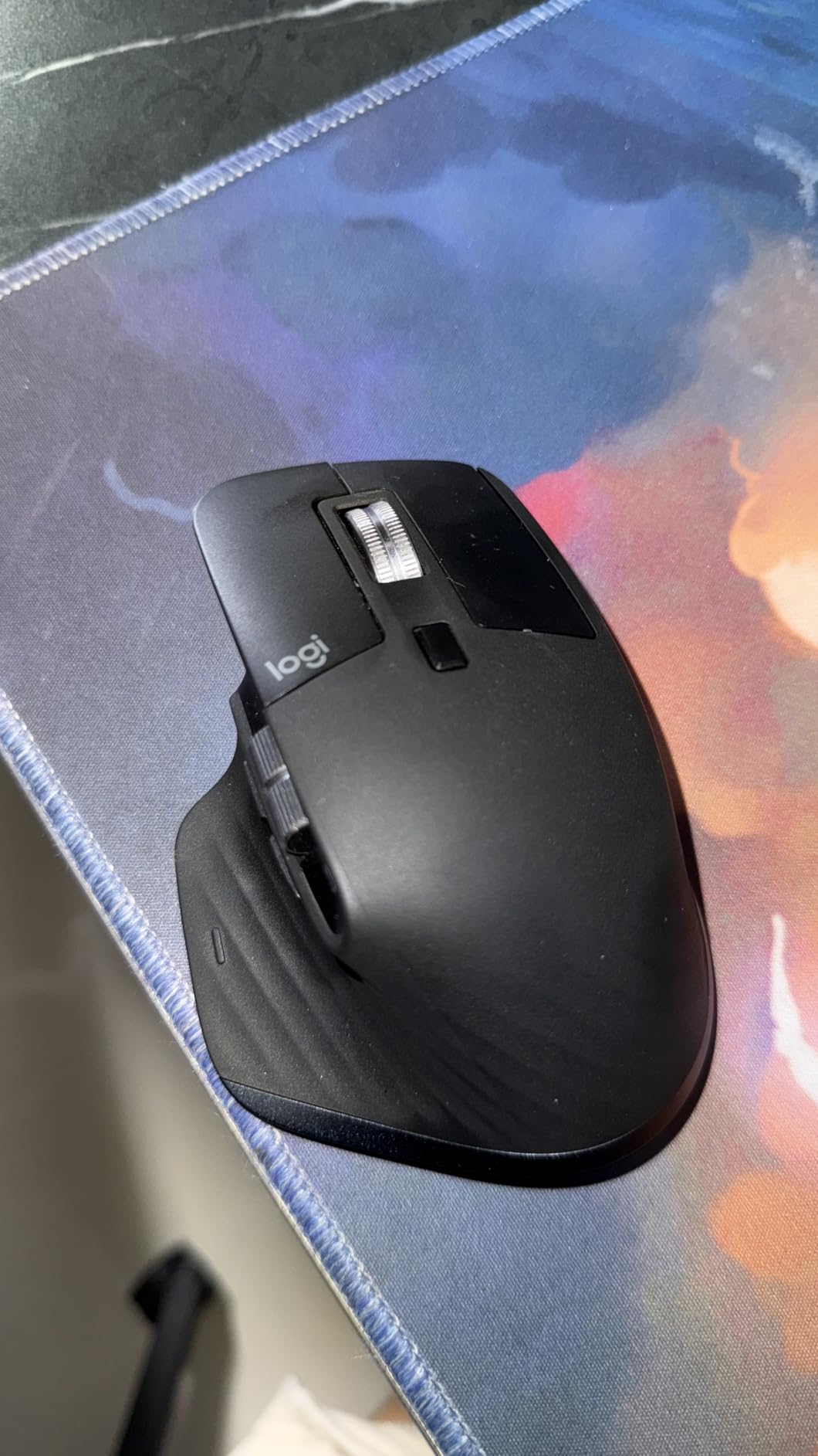 Logitech MX Master 3S - Wireless Performance Mouse with Ultra-Fast Scrolling, Ergo, 8K DPI, Track on Glass, Quiet Clicks, USB-C, Bluetooth, Windows, Linux, Chrome (Black) customer photo 1