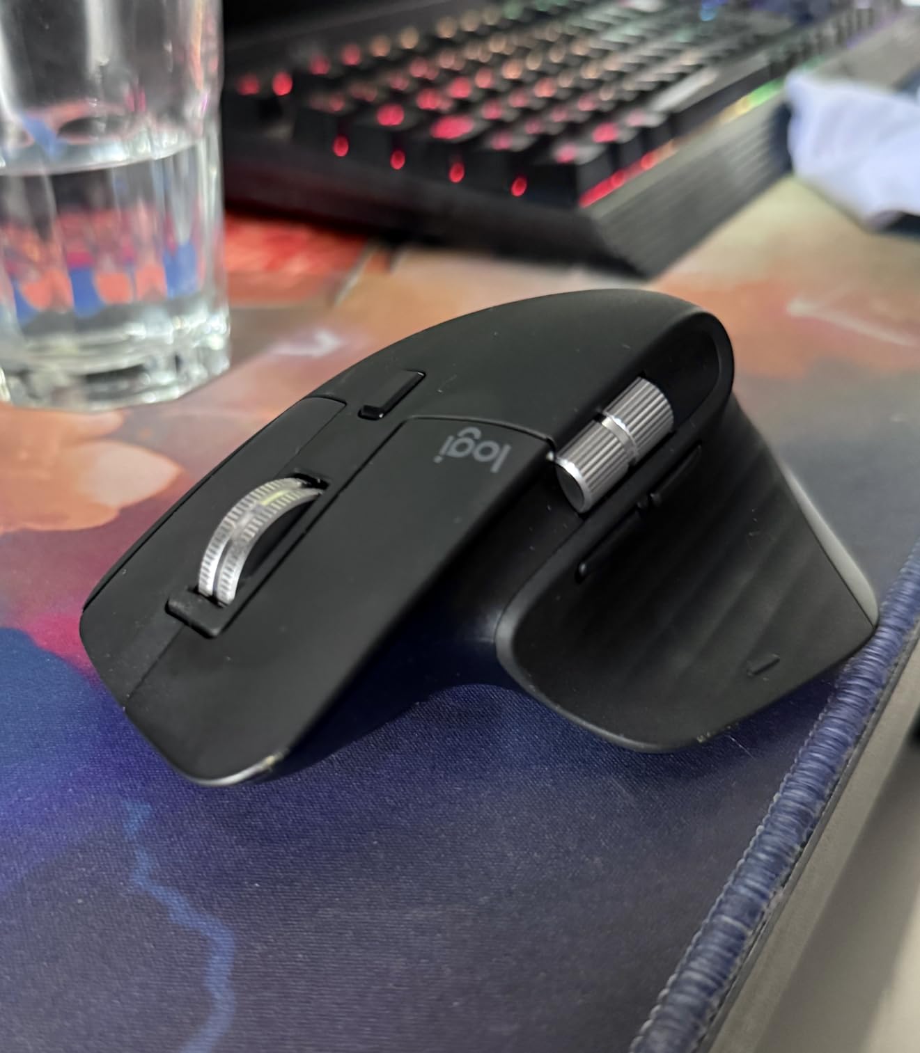 Logitech MX Master 3S - Wireless Performance Mouse with Ultra-Fast Scrolling, Ergo, 8K DPI, Track on Glass, Quiet Clicks, USB-C, Bluetooth, Windows, Linux, Chrome (Black) customer photo 2