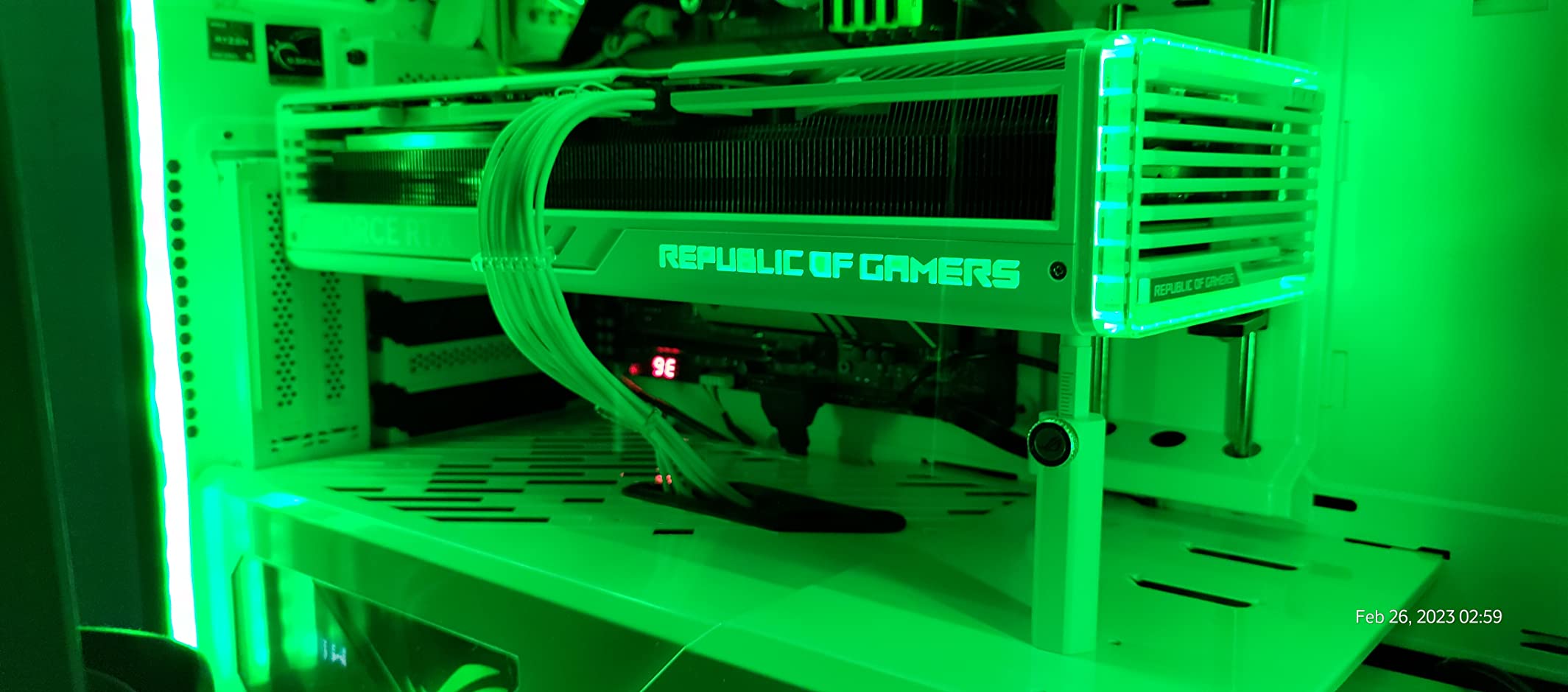 ROG Strix GeForce RTX™ 4090 White OC Edition Gaming Graphics Card (PCIe 4.0, 24GB GDDR6X, HDMI 2.1a, DisplayPort 1.4a) customer photo 1