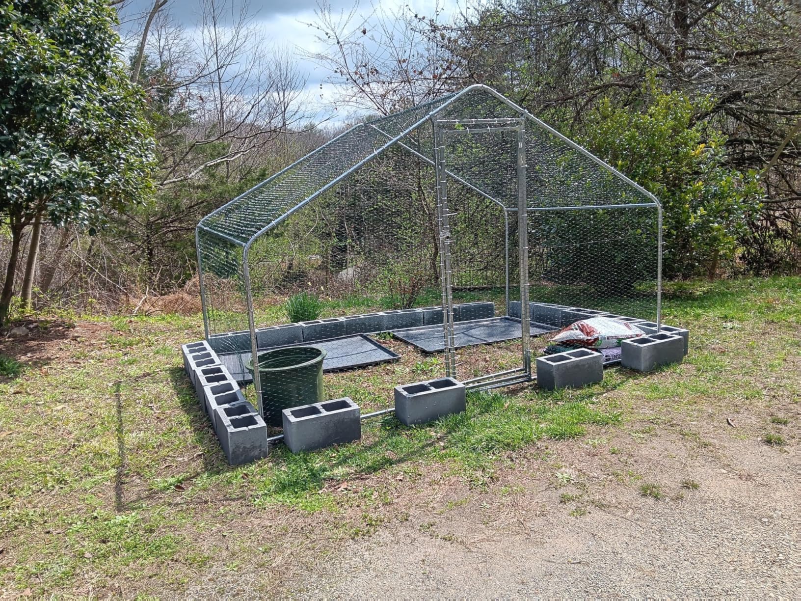 CHIKENCOOP Chicken Coop 9.8x6.5x6.5ft Large Metal Chicken Run for 6/10 Chickens Poultry Cage with Stability Corner Braces & Rear Support Pole, Roosting Perch, Walk-in Chicken Pen for Yard customer photo 2