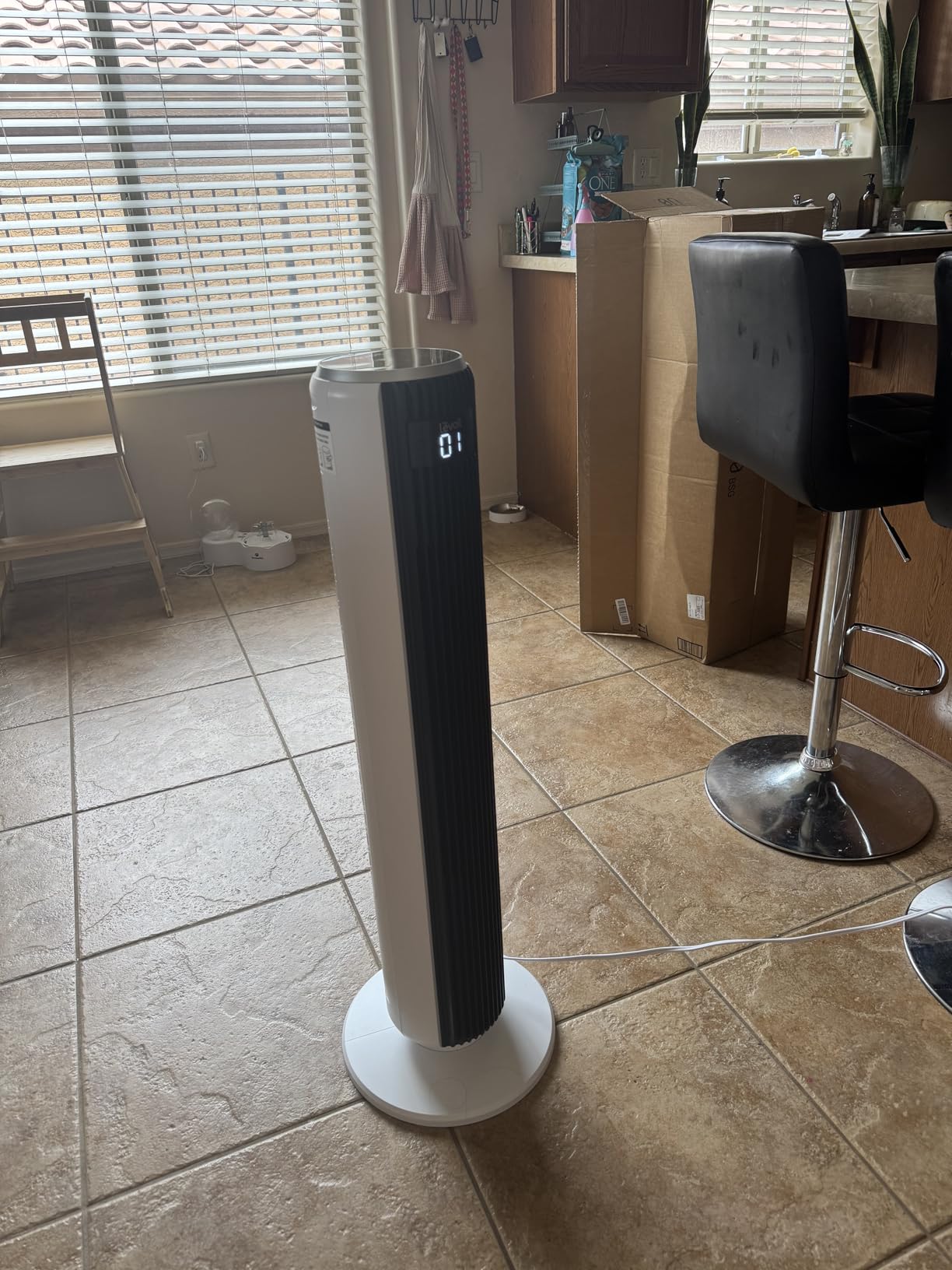 LEVOIT Tower Fan for Bedroom, 90° Oscillating Standing Fan with 28dB Quiet for Sleep, 25ft/s Velocity, 12H Timer, 5 Speeds 4 Modes, Remoter, Bladeless Room Fan for Home, Office, Indoor, 36 inch, White customer photo 1