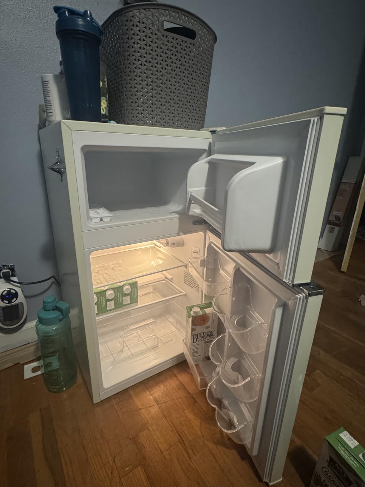 Frigidaire EFR840-Cream EFR840 Retro Mini Fridge with Freezer & Side Bottle Opener-Small 2 Door Refrigerator for Office Bar or College Dorm Room-3.1 Cu Ft (Cream) customer photo 2