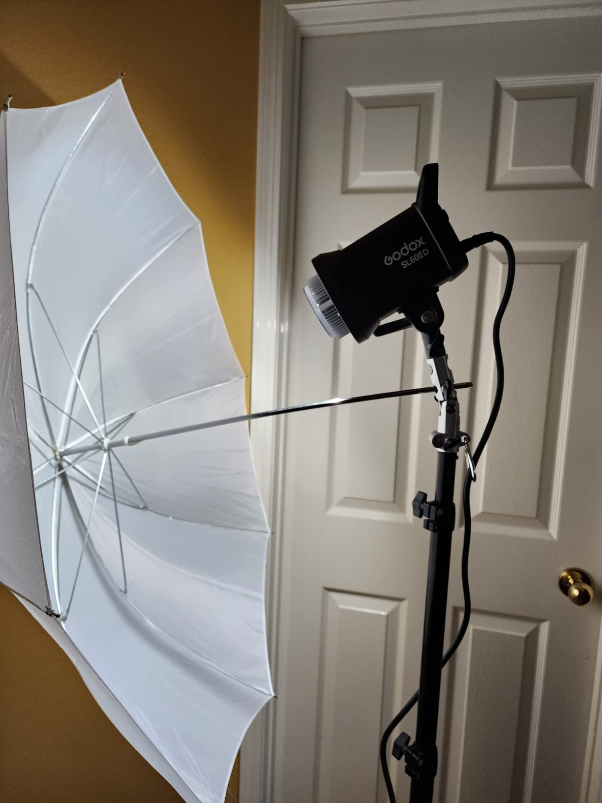 Godox SL60 SL60IID 70W LED Video Light, Cob Video Light Bowens Mount LED Studio Light, Support APP Control, CRI96+ TLCI97+, Daylight 5600K, 18600Lux@1m, Built-in 8 FX Effects, Dimmable Brightness customer photo 2