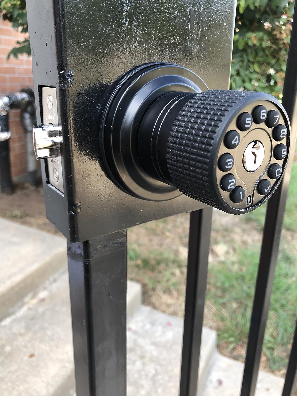 Double Sided Keypad Door Knob with Dual Cylinders and Key Alike, iuknob Keyless Entry Smart Door Lock for Entrance, Fence, Gate, Swimming Pool,Waterproof and Weatherproof for Outdoor & Interior Door. customer photo 2
