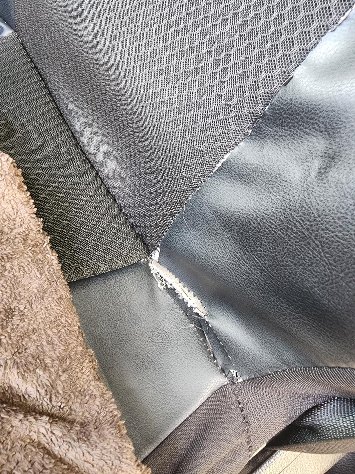 Skechers Men's Memory Foam Seat Covers, Air Cool Mesh Thick Car Seat Covers, Car Seat Covers Front Seats Airbag Compatible, Universal Automotive Comfort for Most Cars, Vans, Trucks, SUV,Black customer photo 2