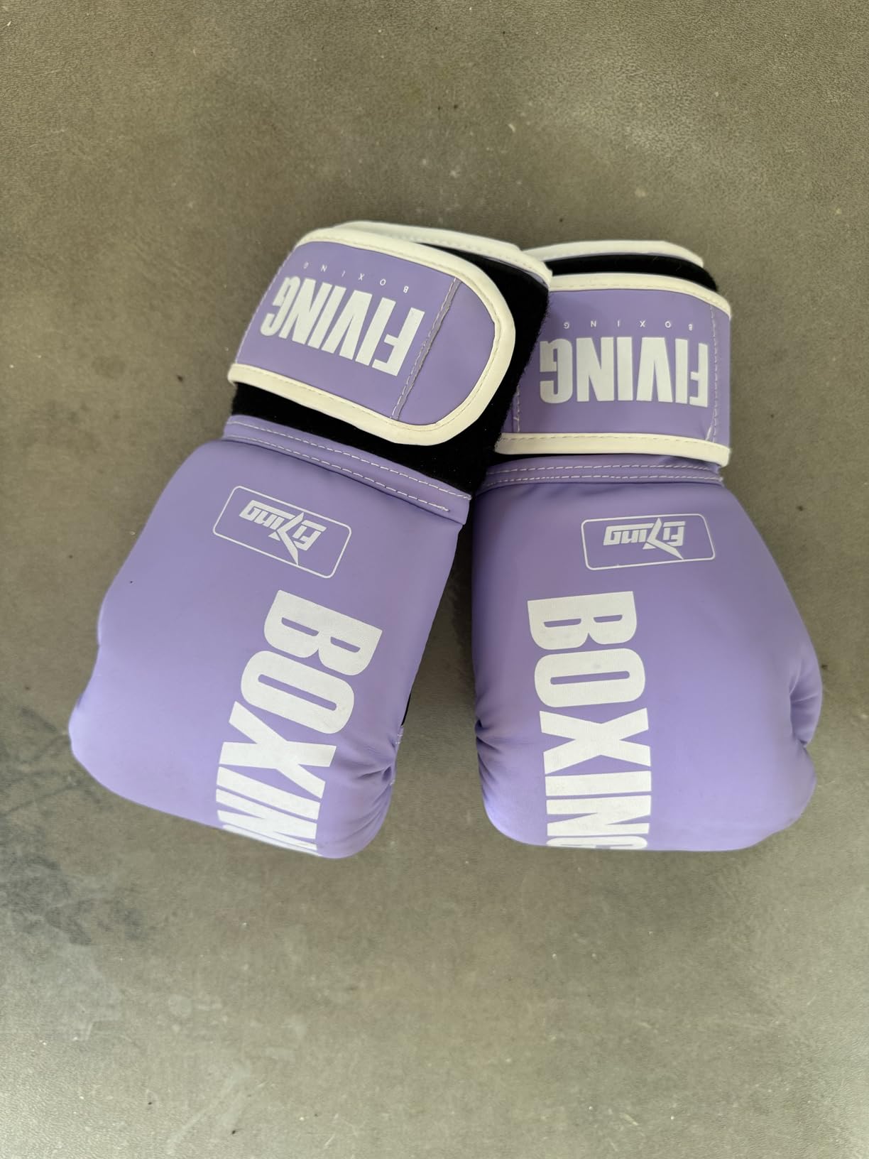 FIVING Pro Style Boxing Gloves for Women, PU Leather, Training Muay Thai, Sparring, Fighting Kickboxing, Adult Heavy Punching Bag Gloves Mitts Focus Pad Workout for Ladies customer photo 1