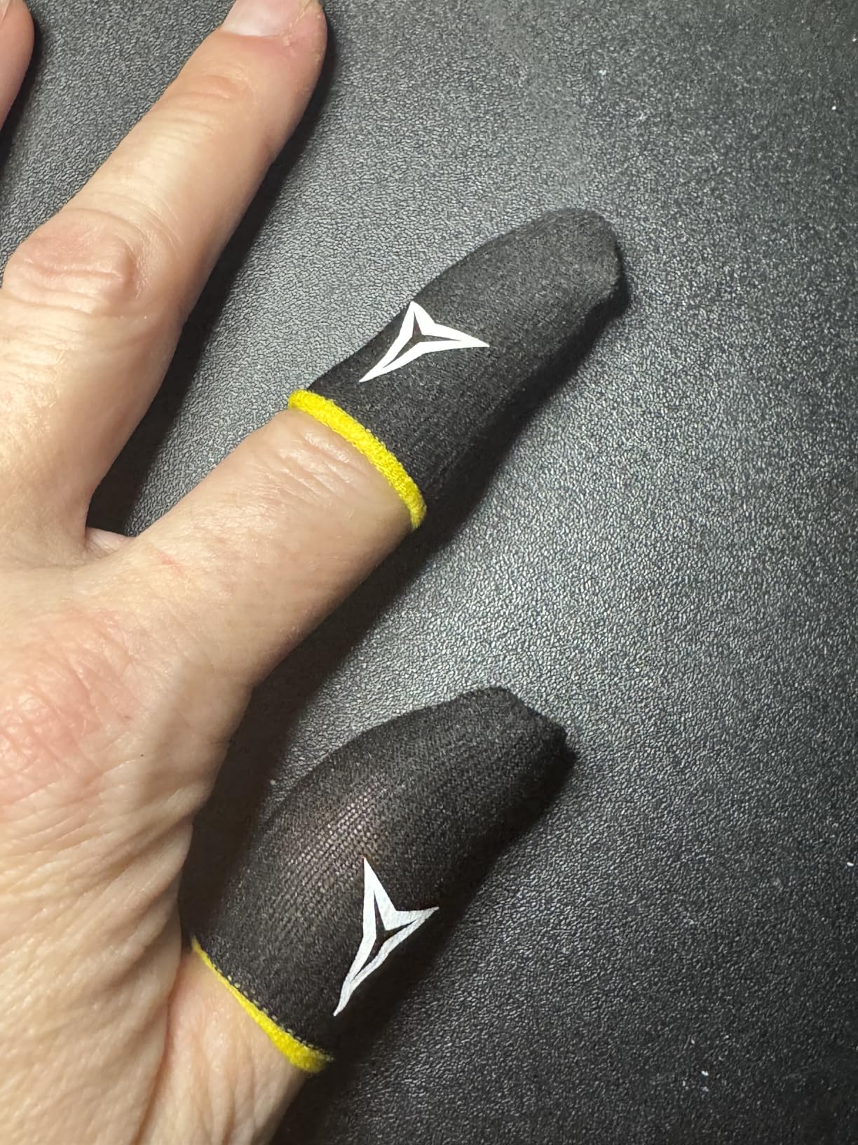 15 Pack 3 Colors E-Sports Light Model Gaming Finger Sleeves, 0.15mm Superconducting Nanofibers, Smooth Feel, Anti-Sweat, Extremely Thin, Fit All Touchscreen Devices customer photo 2