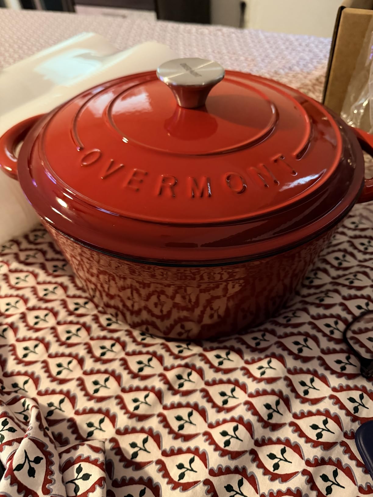Overmont 5.5QT Enameled Cast Iron Dutch Oven with Lid Cookbook Heavy-Duty Casserole with Dual handles for Braising, Stews, Roasting, Sourdough Baking customer photo 2