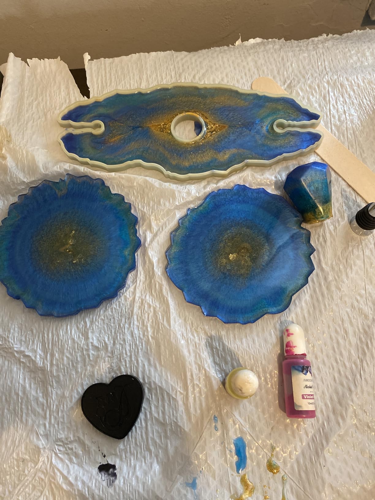 LET'S RESIN 1/2 Gallon Casting Epoxy Resin,Bubble Free & Crystal Clear Epoxy Kit,2 Part Resin and Hardener for Jewelry Making,Crafts,Art customer photo 1