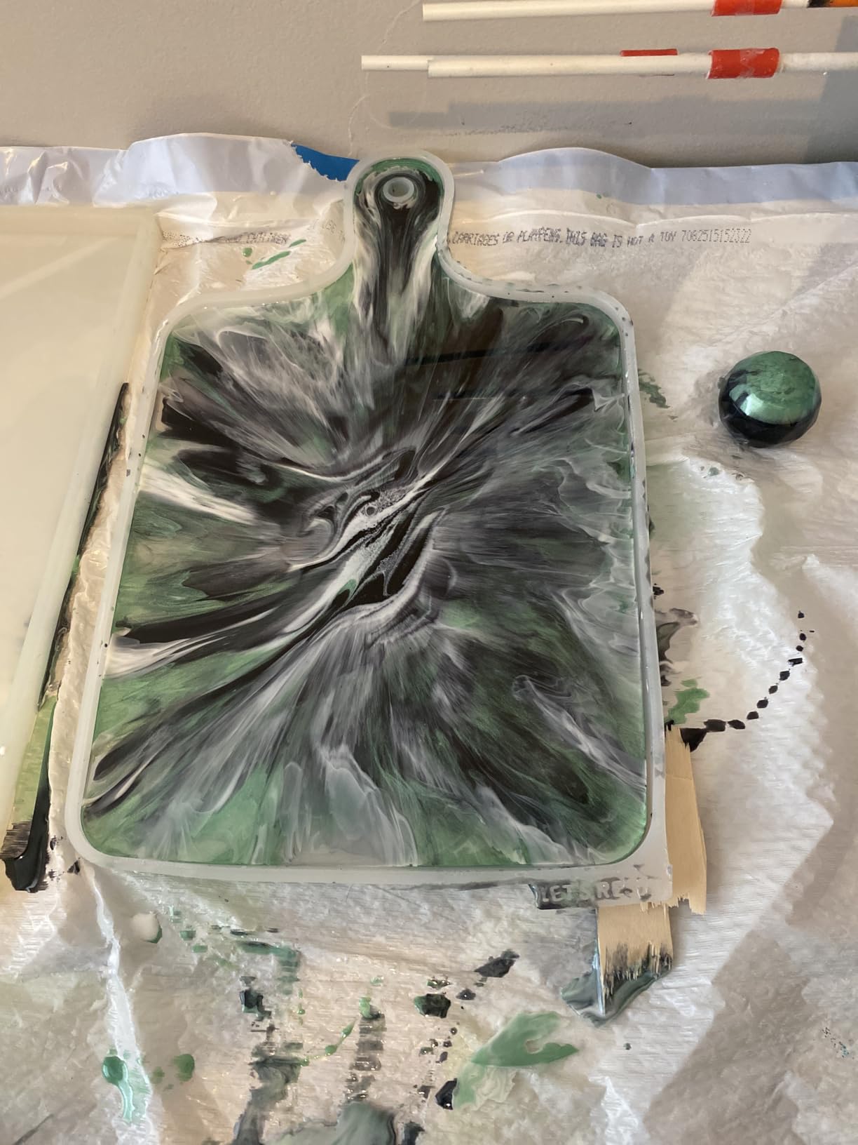 LET'S RESIN 1/2 Gallon Casting Epoxy Resin,Bubble Free & Crystal Clear Epoxy Kit,2 Part Resin and Hardener for Jewelry Making,Crafts,Art customer photo 2