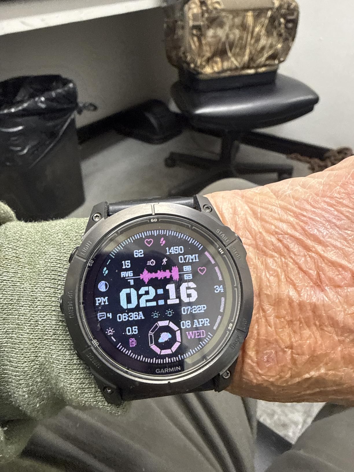 Garmin fēnix 7 Pro Sapphire Solar, Multisport GPS Smartwatch, Built-in Flashlight, Solar Charging Capability, Black customer photo 2