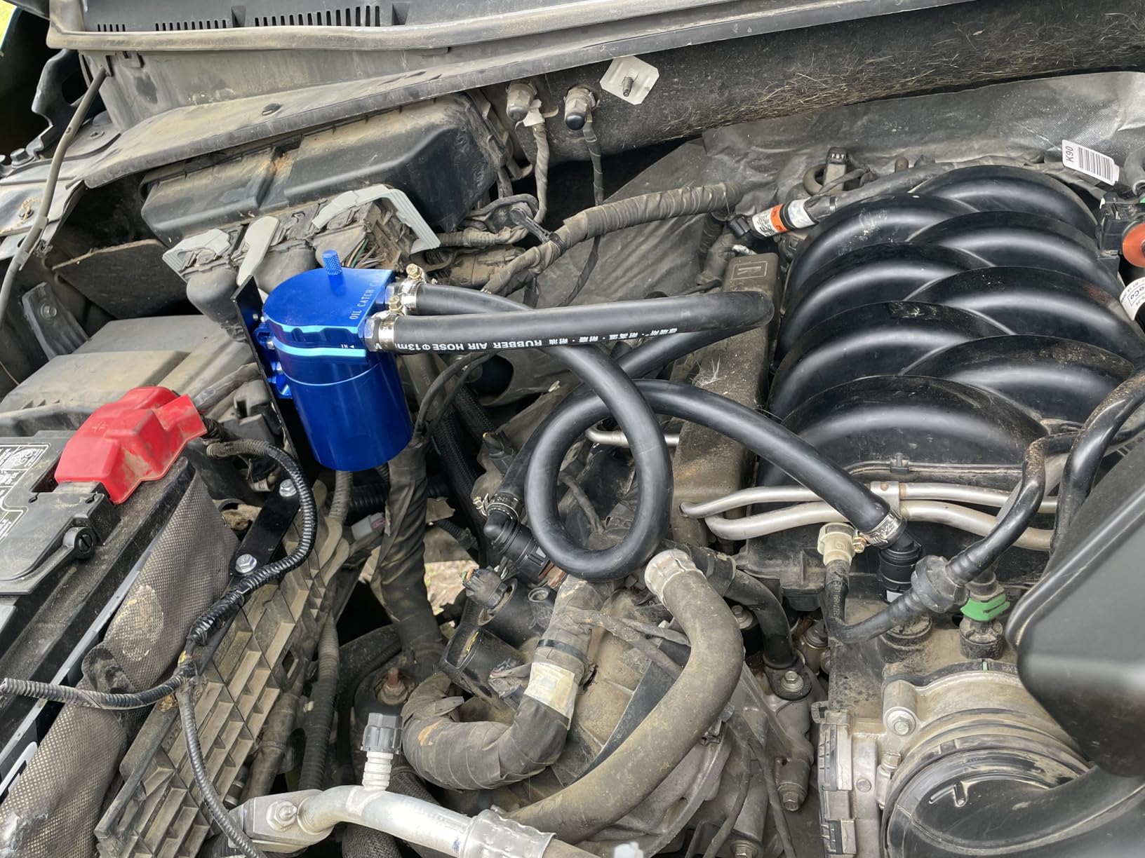 JDMON Oil Catch Can, Passenger Side Oil Separator Compatible with Ford F150 2.7EB 3.5EB 5.0L Passenger Side 2011-2021, Expedition 3.5L EcoBoost 2018-2021, Raptor 3.5L Ecoboost 2017-2021, 350ml Red customer photo 1