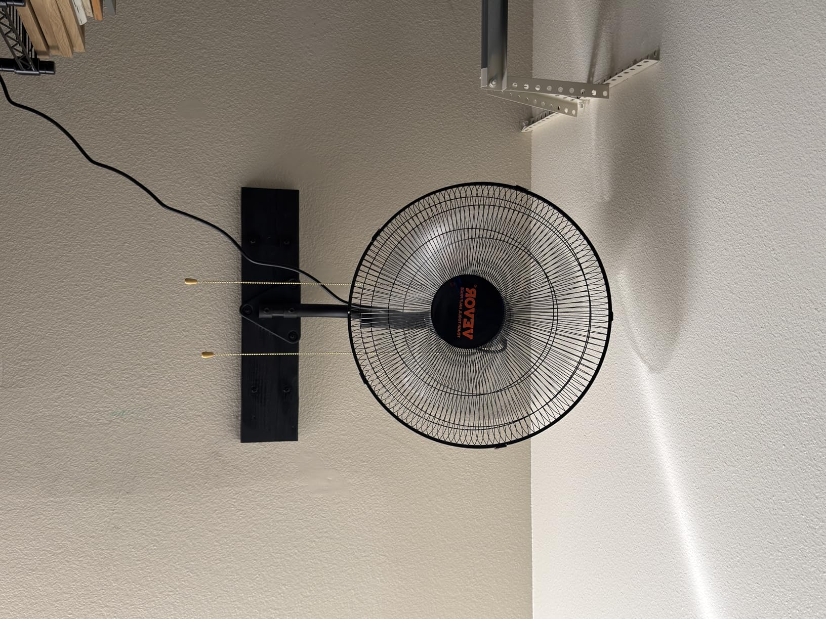 VEVOR 18 inch Wall Mount Fan Oscillating, 3-speed High Velocity Max. 4000 CFM Industrial Wall Fan for Indoor, Commercial, Residential, Warehouse, Greenhouse, Workshop, Basement, Black, ETL Listed customer photo 1
