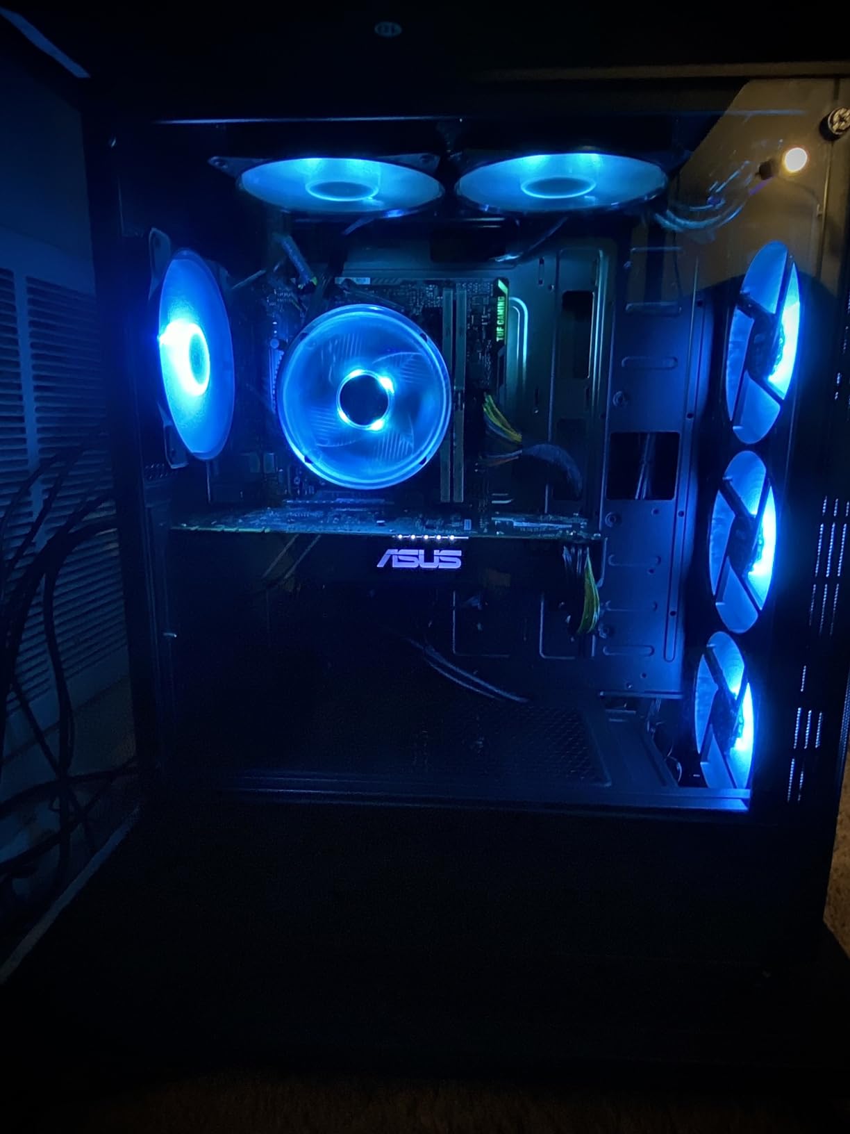 msi MAG Forge 112R - Premium Mid-Tower Gaming PC Case - Tempered Glass Side Panel - ARGB 120mm Fans - Liquid Cooling Support up to 240mm Radiator - Vented Front Panel customer photo 2