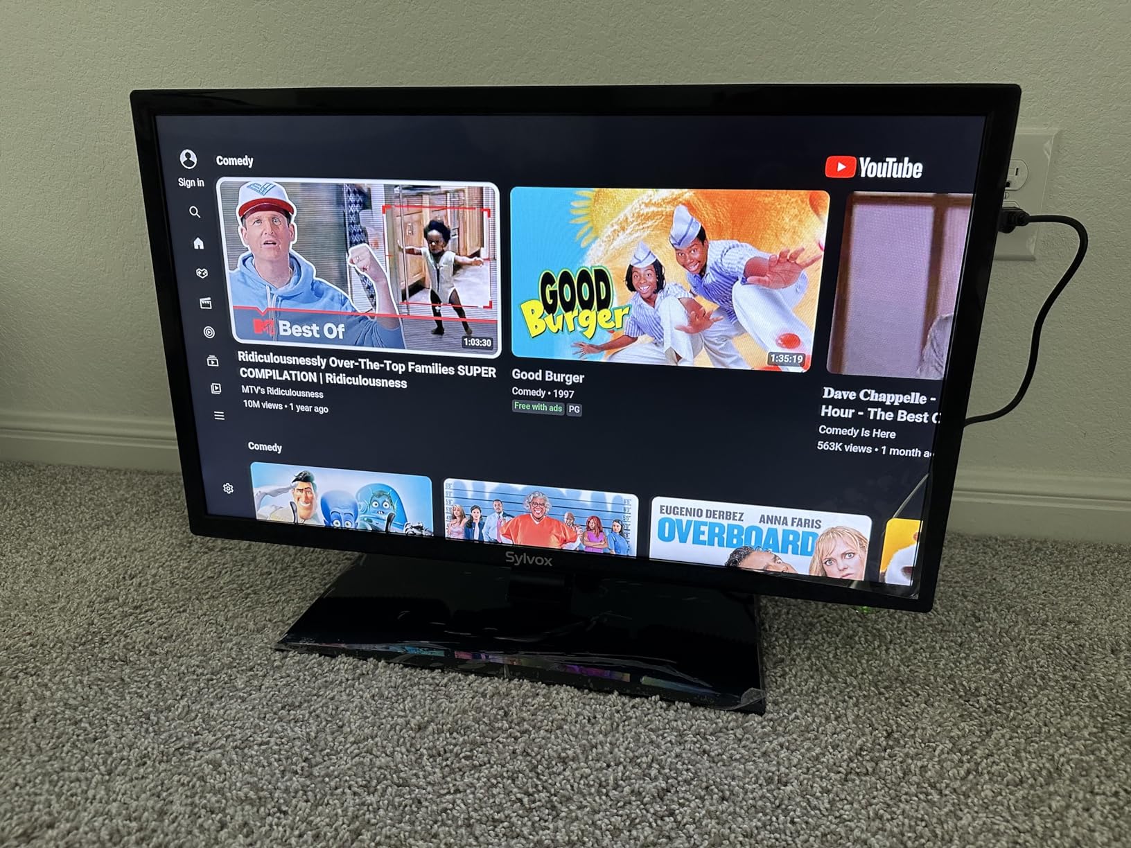 SYLVOX RV TV, 27-Inch 12 Volt Television, Smart Google TV, Full HD 1080P, DVD Built-in, 178° Wide Viewing, HDMI & USB Ports, AC/DC, Wide Voltage Protection, Trailer Series customer photo 1