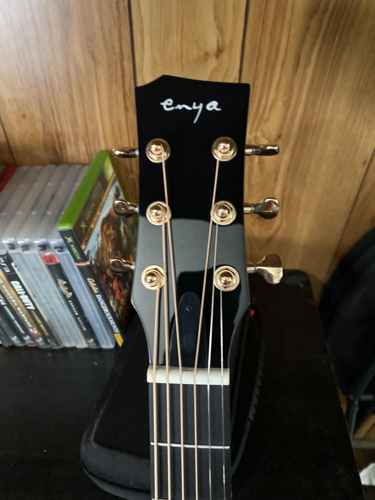 Enya X4 PRO Carbon Fiber Acoustic Electric Guitar, 41-Inch Full Size Cutaway Design, AcousticPlus Pickup System with Built-in Effects & Tuner, Includes Deluxe Hard Case, Leather Strap, Cable customer photo 2