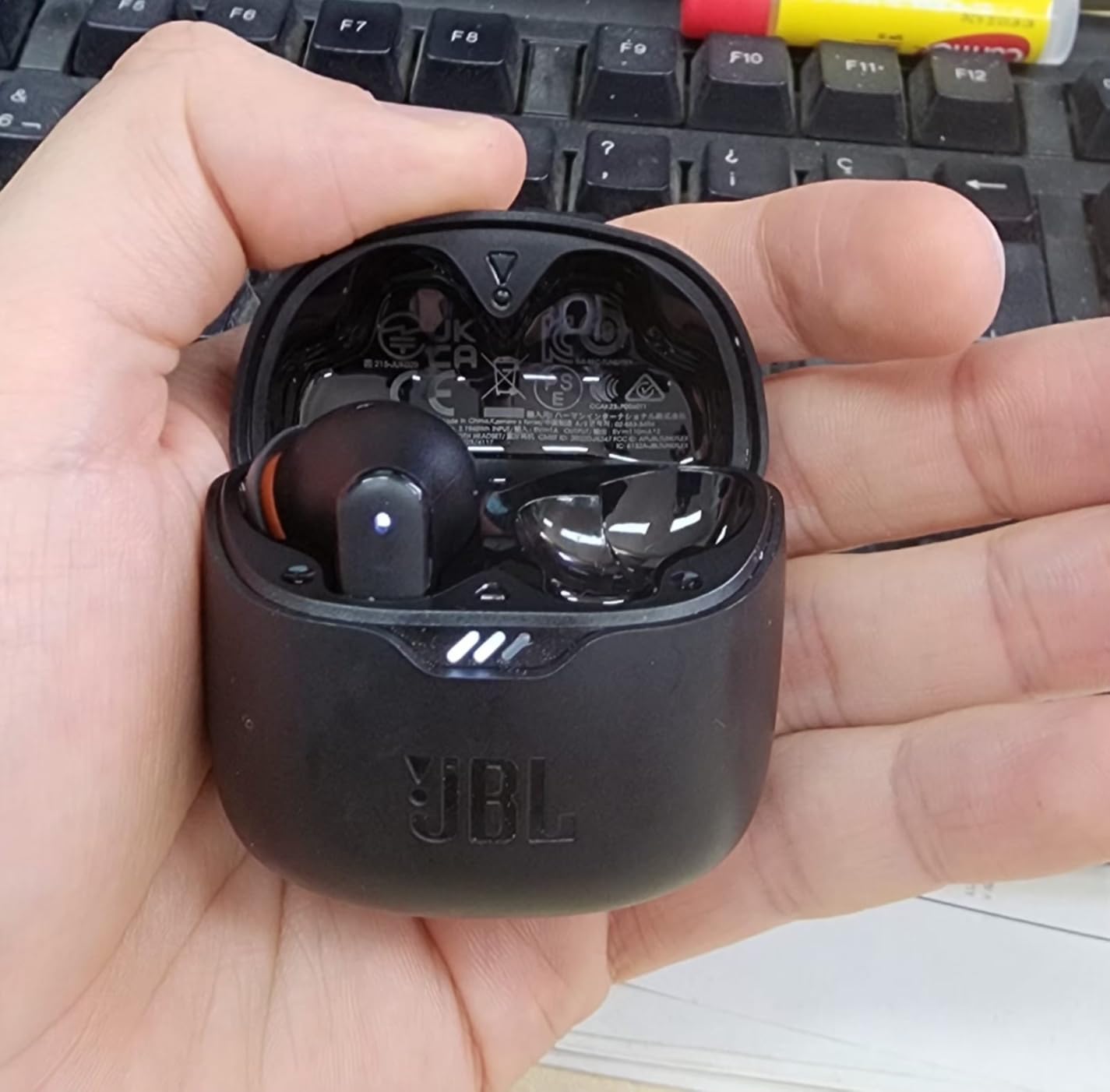 JBL Tune Flex - True Wireless Noise Cancelling Earbuds with Smart Ambient Technology, 32H Battery, IPX4 Rated customer photo 1