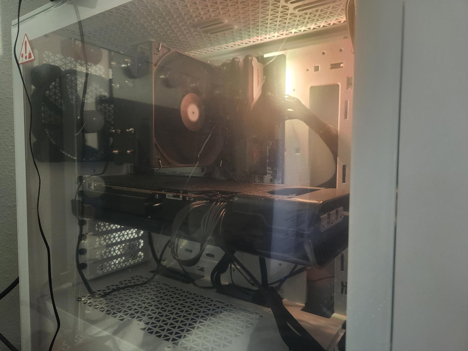 CORSAIR 3000D Airflow Mid-Tower PC Case - 3-Pin Fans - Four-Slot GPU Support - Fits up to 8X 120mm Fans - High-Airflow Design - Black customer photo 2