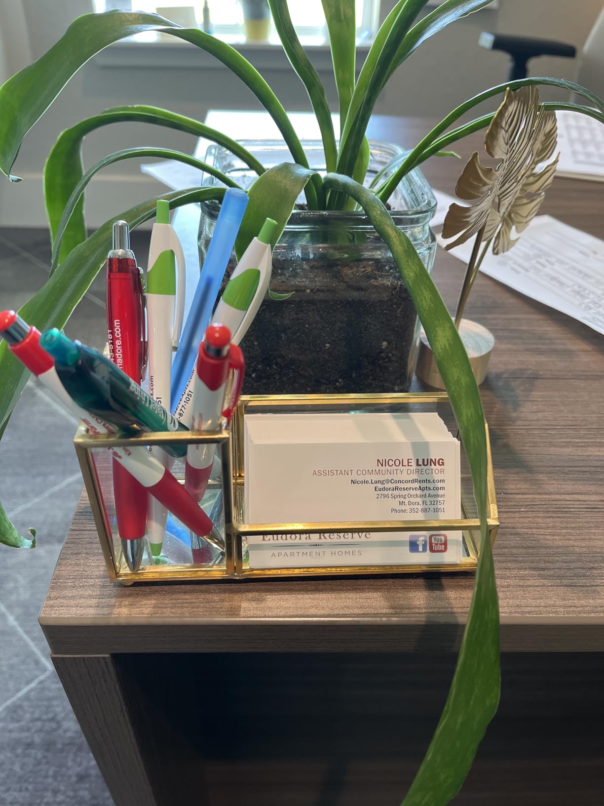 Hipiwe Glass Business Card Holder Stand Metal Pen Pencil Storage Holder for Desk customer photo 2