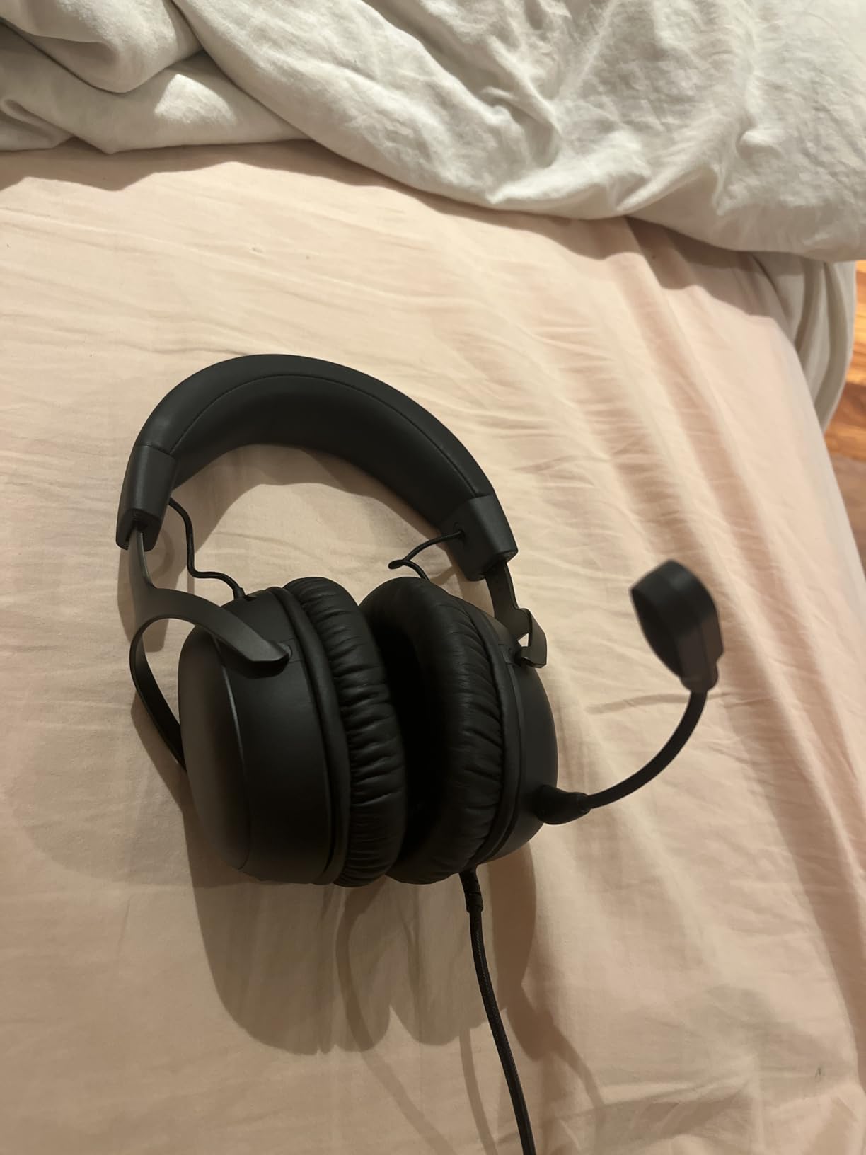 HyperX Cloud III - Wired Gaming Headset, PC, PS5, Xbox Series X|S, Angled 53mm Drivers, DTS Spatial Audio, Memory Foam, Durable Frame, Ultra-Clear 10mm Mic, USB-C, USB-A, 3.5mm - Black customer photo 2