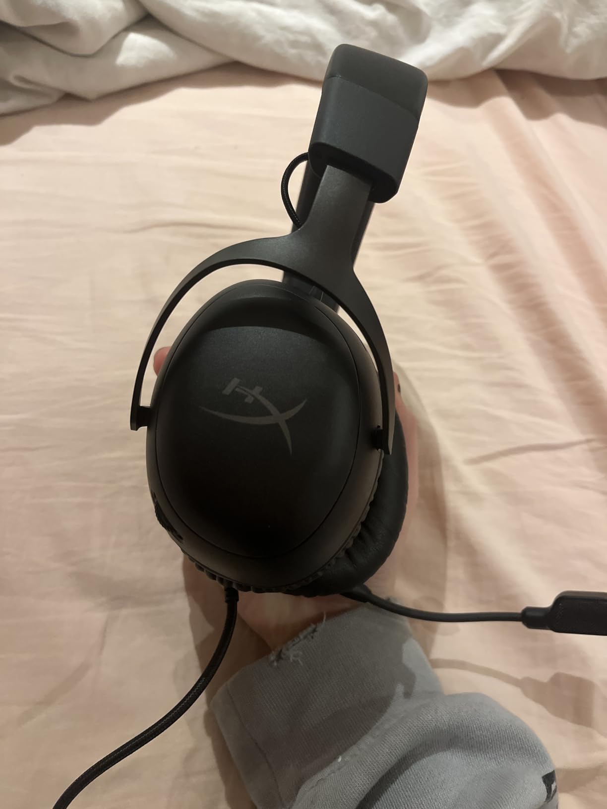 HyperX Cloud III - Wired Gaming Headset, PC, PS5, Xbox Series X|S, Angled 53mm Drivers, DTS Spatial Audio, Memory Foam, Durable Frame, Ultra-Clear 10mm Mic, USB-C, USB-A, 3.5mm - Black/Red customer photo 2