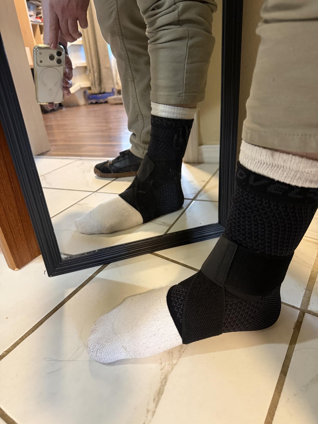 Modvel Ankle Brace for Women & Men - Compression Ankle Sleeve & Foot Brace, Right Left Ankle Support for Sprained Ankle, Achilles Tendonitis, Plantar Fasciitis Relief, Running Basketball Soccer customer photo 1