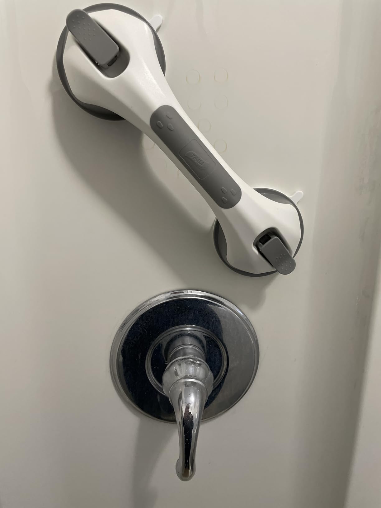 TAILI Grab Bars for Bathtubs and Showers 2 Pack Suction Grab Bar, Heavy Duty Shower Handle Removable Bath Handrails for Seniors and Elderly, Bathroom Safety Grip No Drilling Waterproof customer photo 2