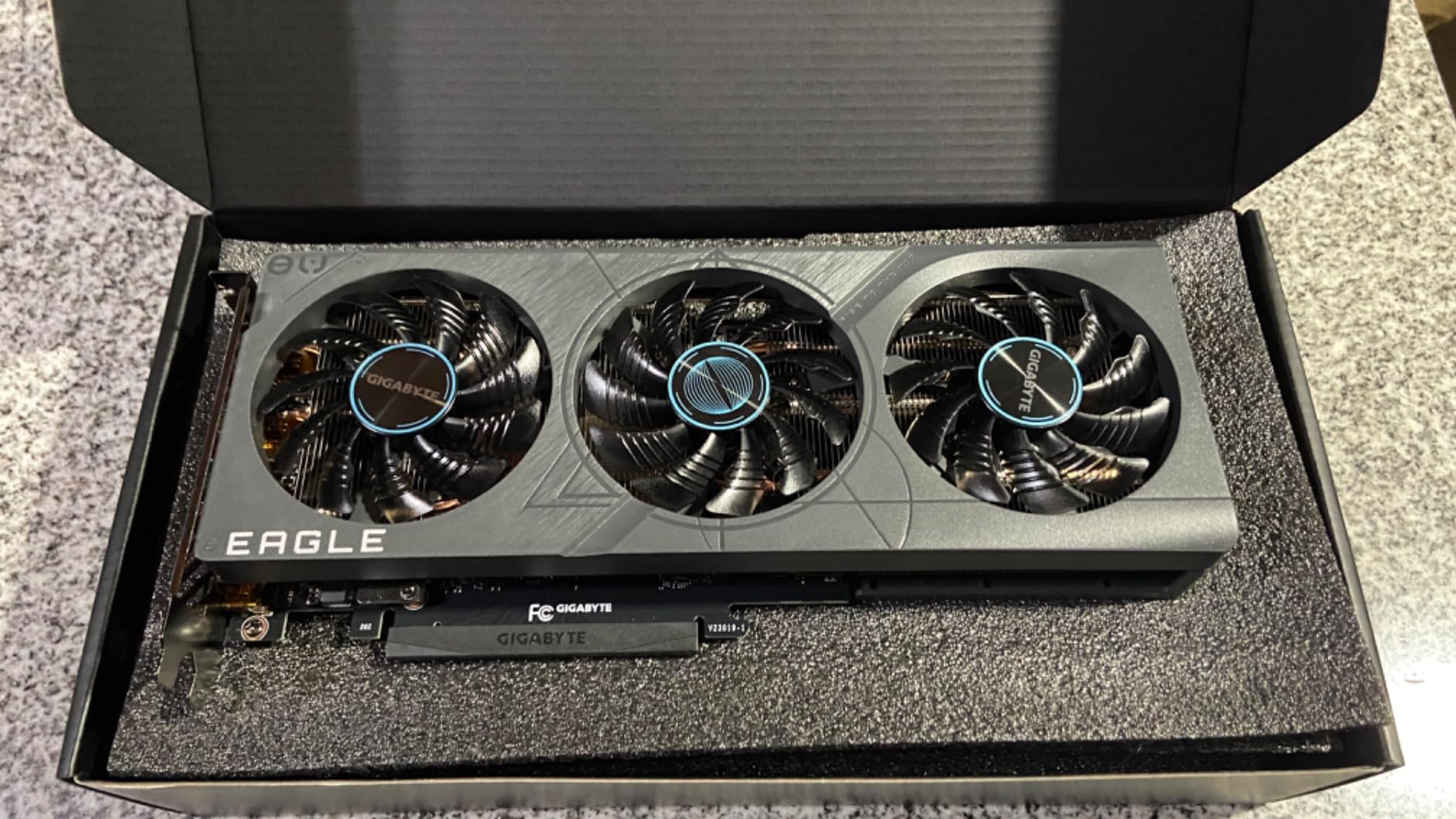 Gigabyte GV-N406TEAGLE-8GD GeForce RTX 4060 Ti Eagle 8G Graphics Card, 3X WINDFORCE Fans, 8GB 128-bit GDDR6, Video Card customer photo 1