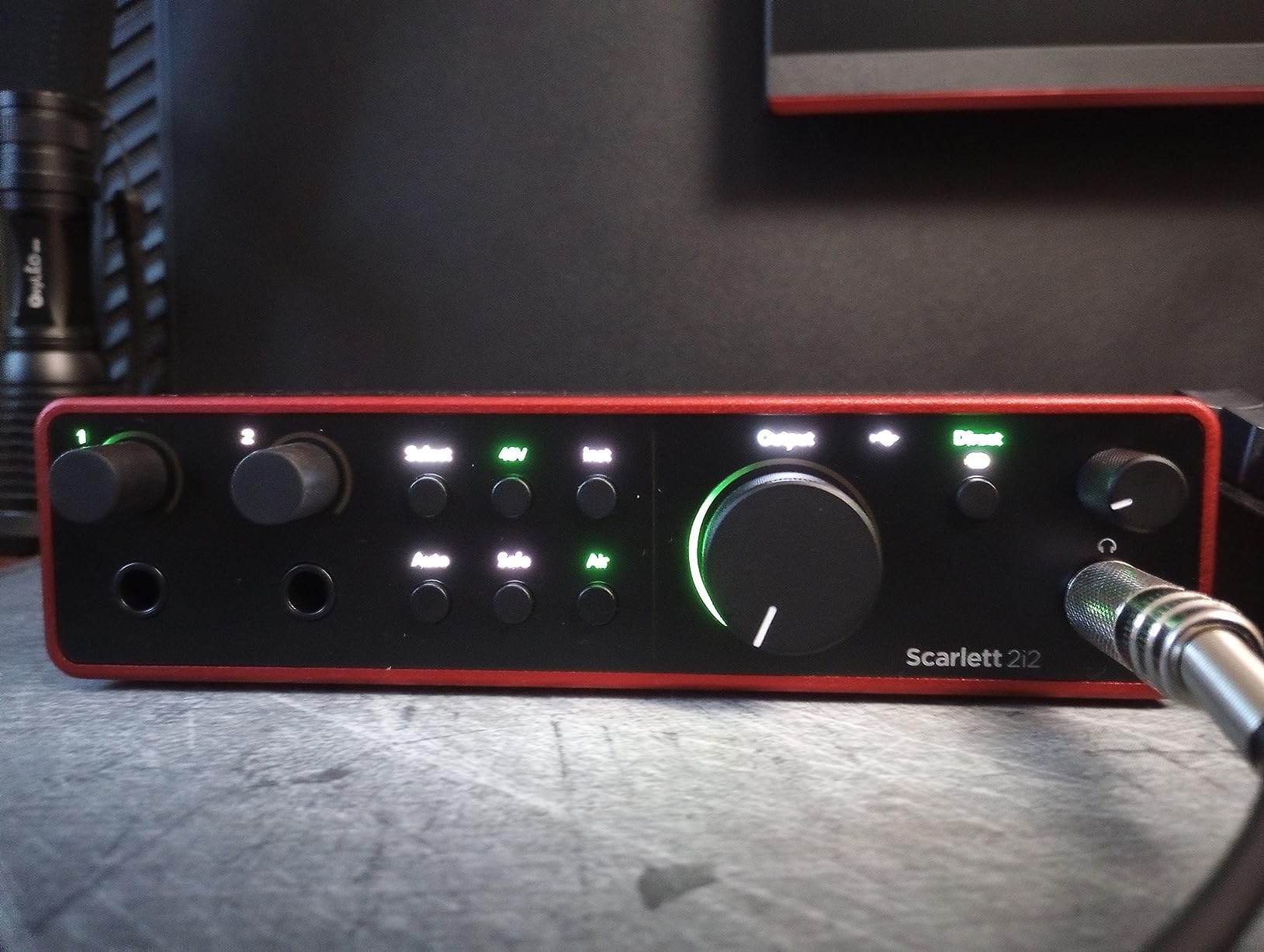 Focusrite Scarlett 2i2 4th Gen USB Audio Interface for Recording, Songwriting, Streaming and Podcasting - High-Fidelity, Studio Quality Recording customer photo 2