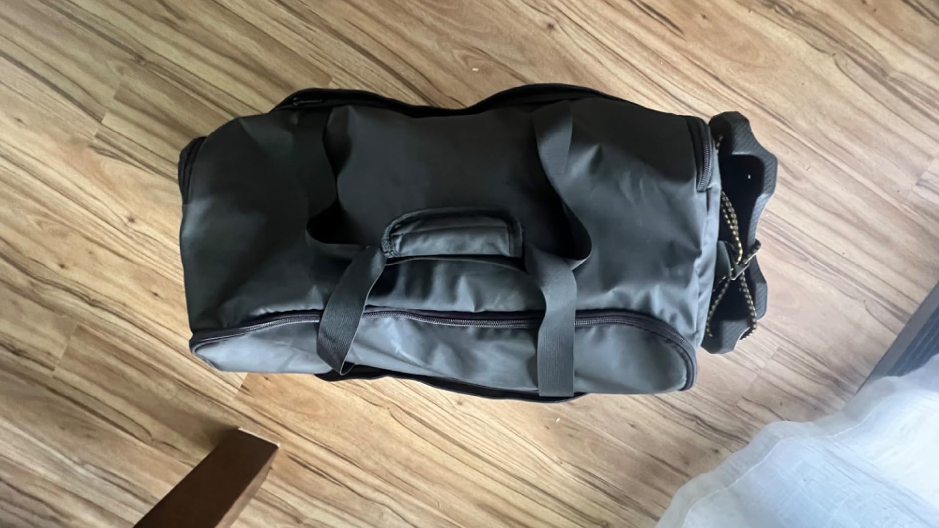 Garment Bags for Travel,45L Carry on Convertible Garment Duffle bag for Men Women - 3 in 1 Hanging Suit Travel Bag with Shoulder Strap customer photo 1