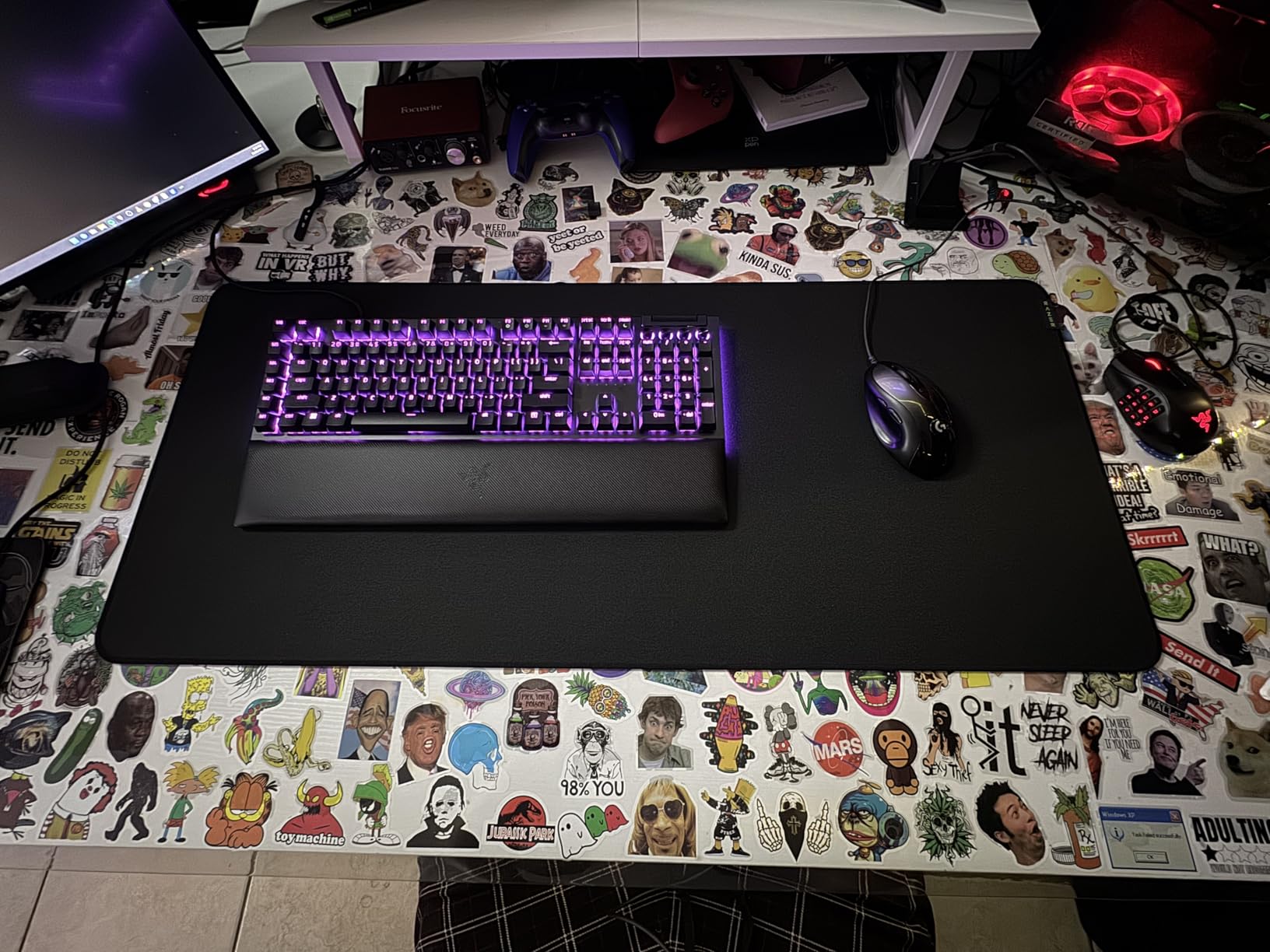 Razer BlackWidow V4 Mechanical Gaming Keyboard: Yellow Switches Linear & Silent - Chroma RGB - 6 Macro Keys - Magnetic Wrist Rest - Doubleshot ABS Keycaps - Roller & Media Keys - Snap Tap customer photo 2