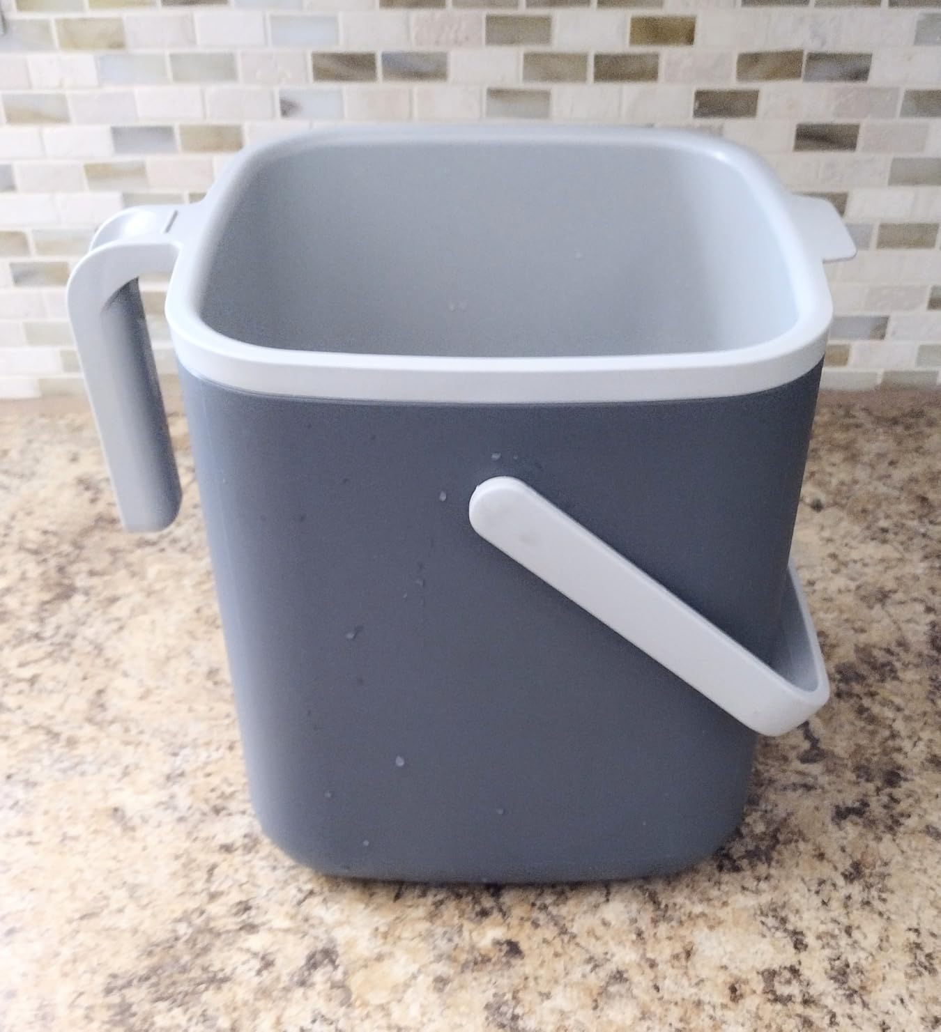 Blue Ginkgo Kitchen Compost Bin [5L / 1.32 GAL] - Filter-Free, Odor-Tight Countertop Food Waste Pail with Handles (Made in Korea, Green) customer photo 1