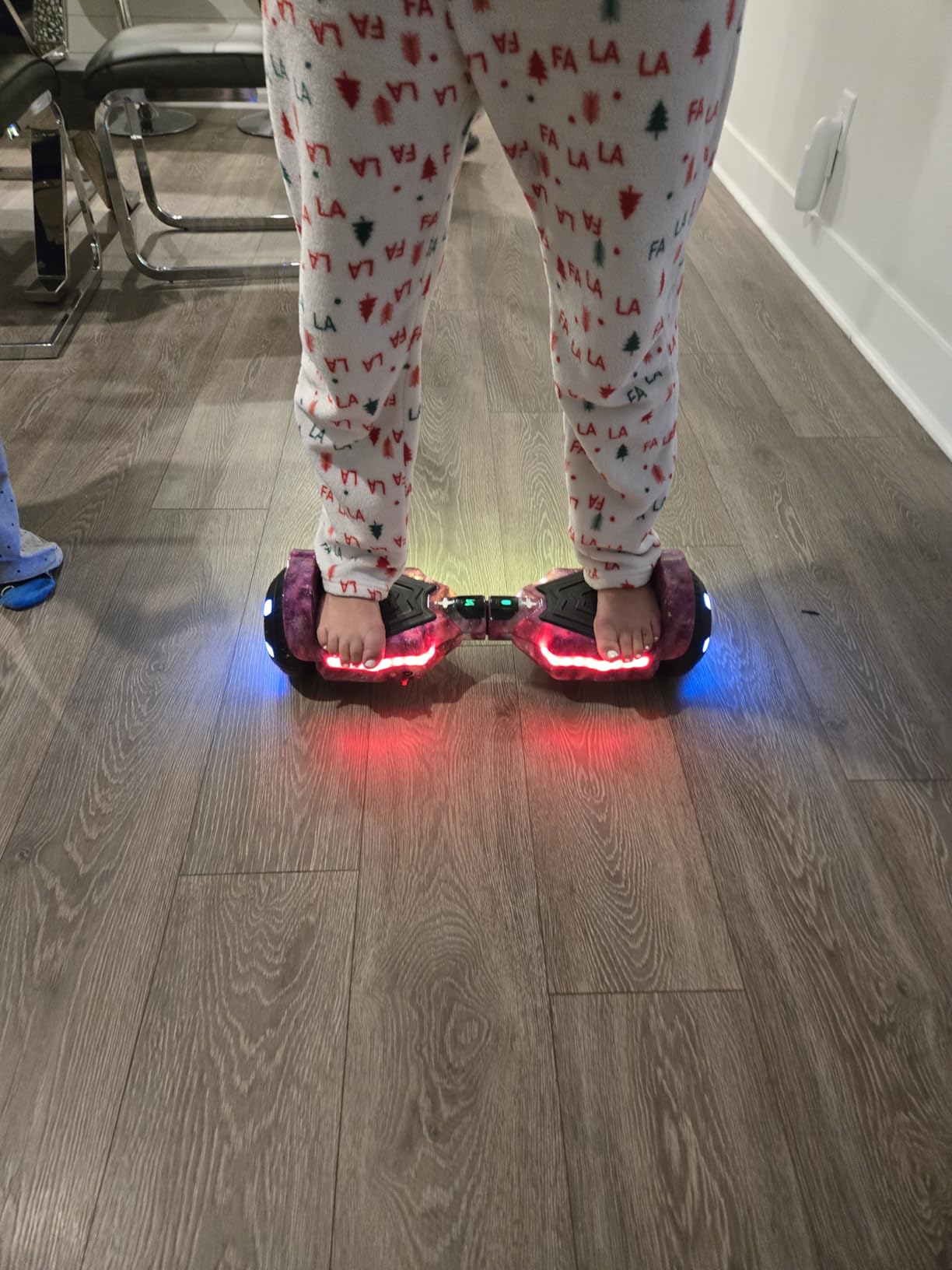 SIMATE Scooter, Bluetooth Speakers and LED Light-Up Wheels, APP Control, Dual 250W Motors, 8.5 mph Max Speed & 8.5 Miles Max Range, Gifts for Kids Adults Girls Boys customer photo 1