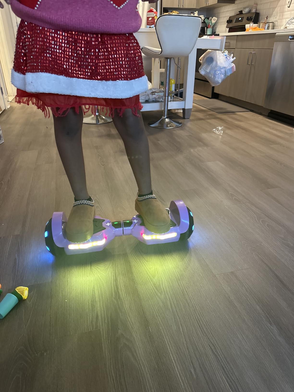 SIMATE Scooter, Bluetooth Speakers and LED Light-Up Wheels, APP Control, Dual 250W Motors, 8.5 mph Max Speed & 8.5 Miles Max Range, Gifts for Kids Adults Girls Boys customer photo 2