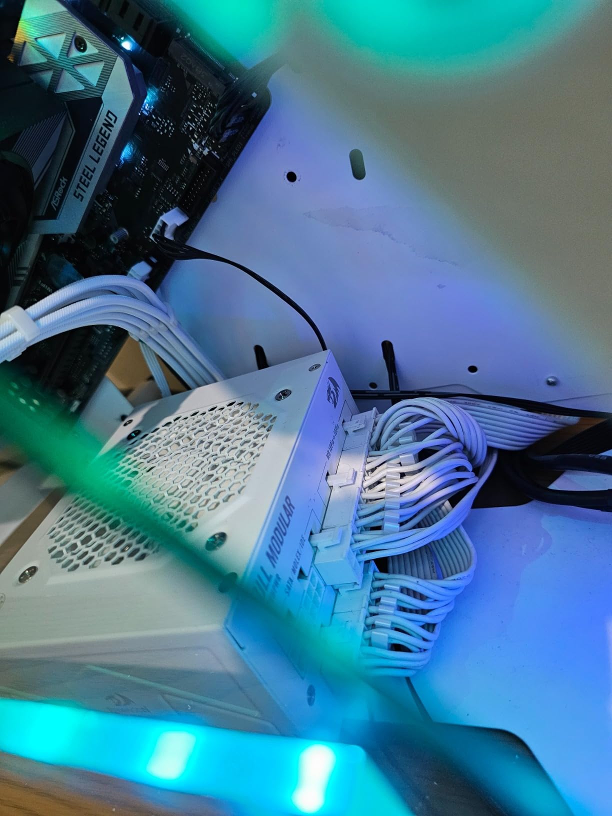 Redragon PSU015 80+ Platinum 750 Watt SFX Fully Modular Power Supply, 80 Plus Certified, 100% Japanese Capacitors & Low Noise Smart-ECO 0 RPM Fan, Full Mod Cables w/ATX Compatible Panel, White customer photo 1