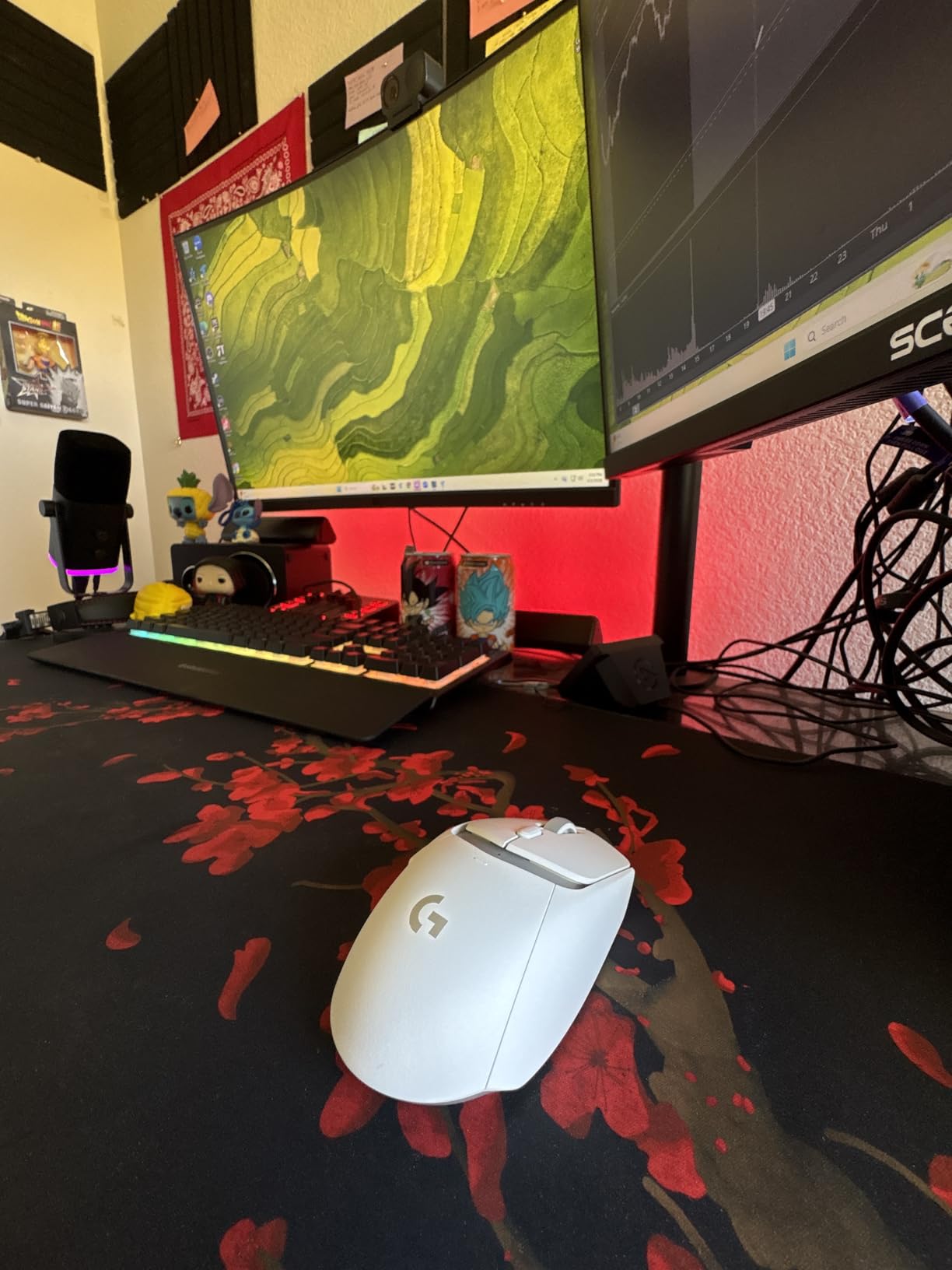 Logitech G309 Lightspeed Wireless Gaming Mouse, Lightweight, LIGHTFORCE Hybrid Switches, Hero 25K Sensor, 300+ Hour Battery Life with AA Battery, 6 Programmable Buttons, PC & Mac - White customer photo 1