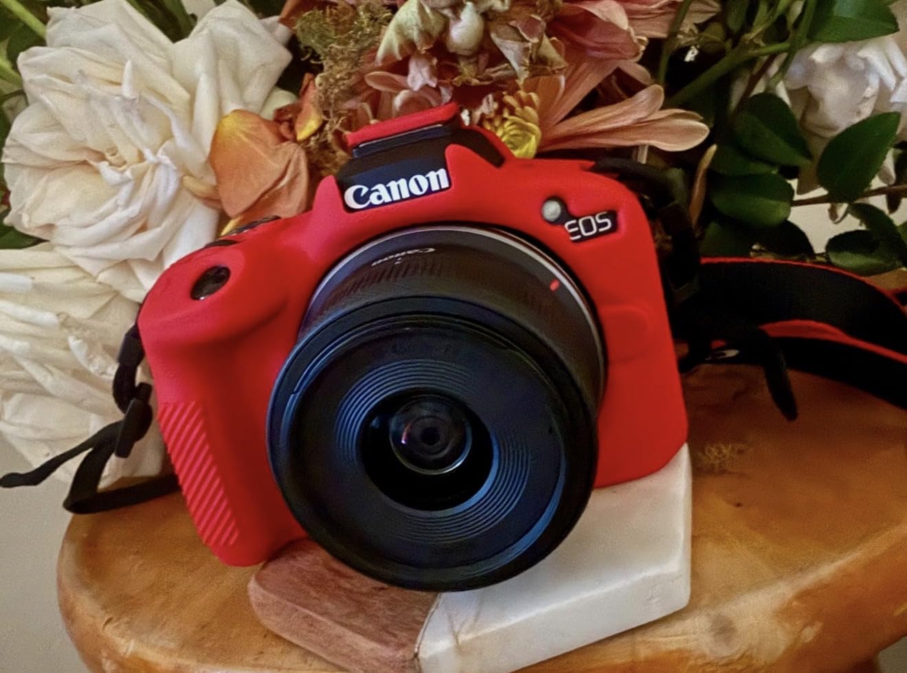 EOS R50 Mirrorless Camera with 18-45mm Lens (Black) Bundle with 64GB Memory Card + Canon 200ES EOS Shoulder Bag (3 Items) customer photo 1