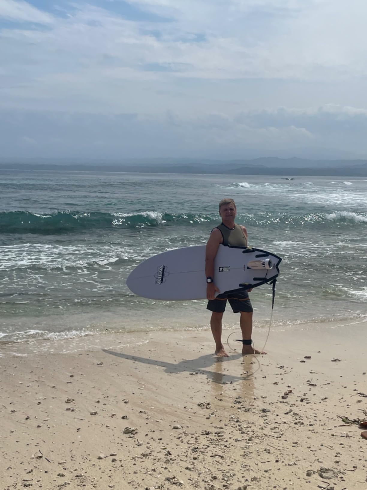 Boost Surfing Fin - Electric Motor for Surfboards, SUPs and Kayaks. Lightweight, Compact, and Shockingly resistant Electric Fin with Remote Control. (Boost Fin) customer photo 1