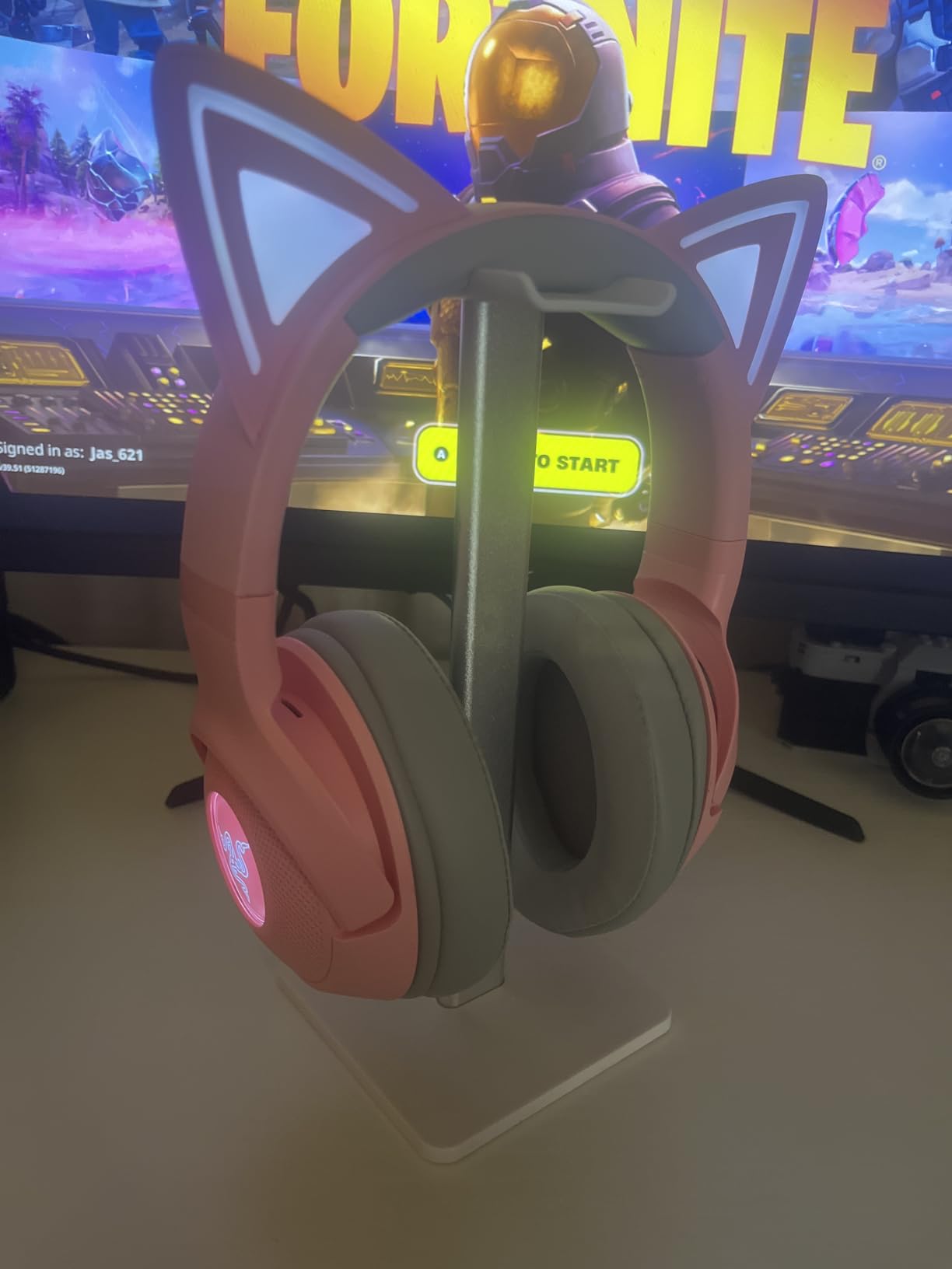 Razer Kraken Kitty V2 BT Wireless RGB Headset: Chroma RGB Kitty Ears & Earcups - Bluetooth 5.2-40 mm Drivers - Noise-Cancelling Mics - Lightweight - 40 Hr Battery w/Type C Charging - Quartz Pink customer photo 2